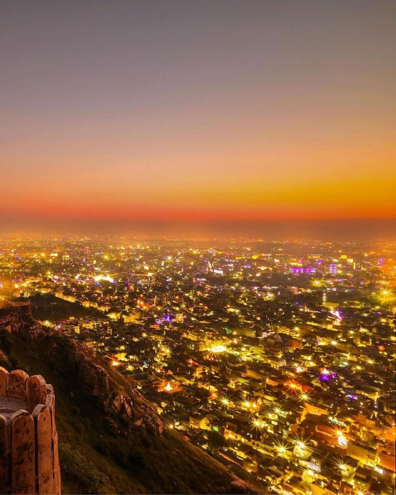 Jaipur After Dark: Private Open-Air Jeep Safari