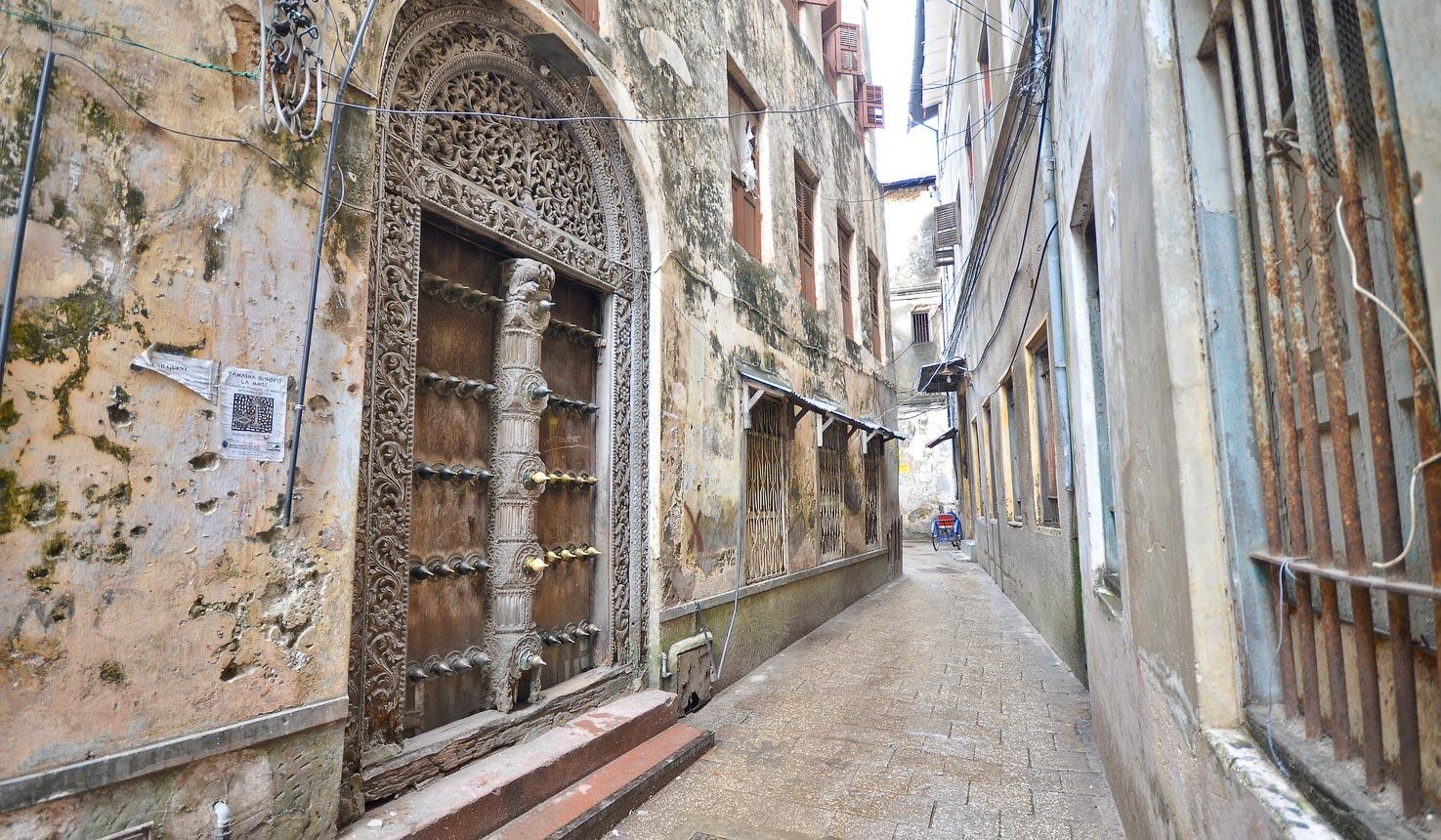Zanzibar Full-Day Tour: Prison Island, Nakupenda Sandbank & Stone Town BBQ