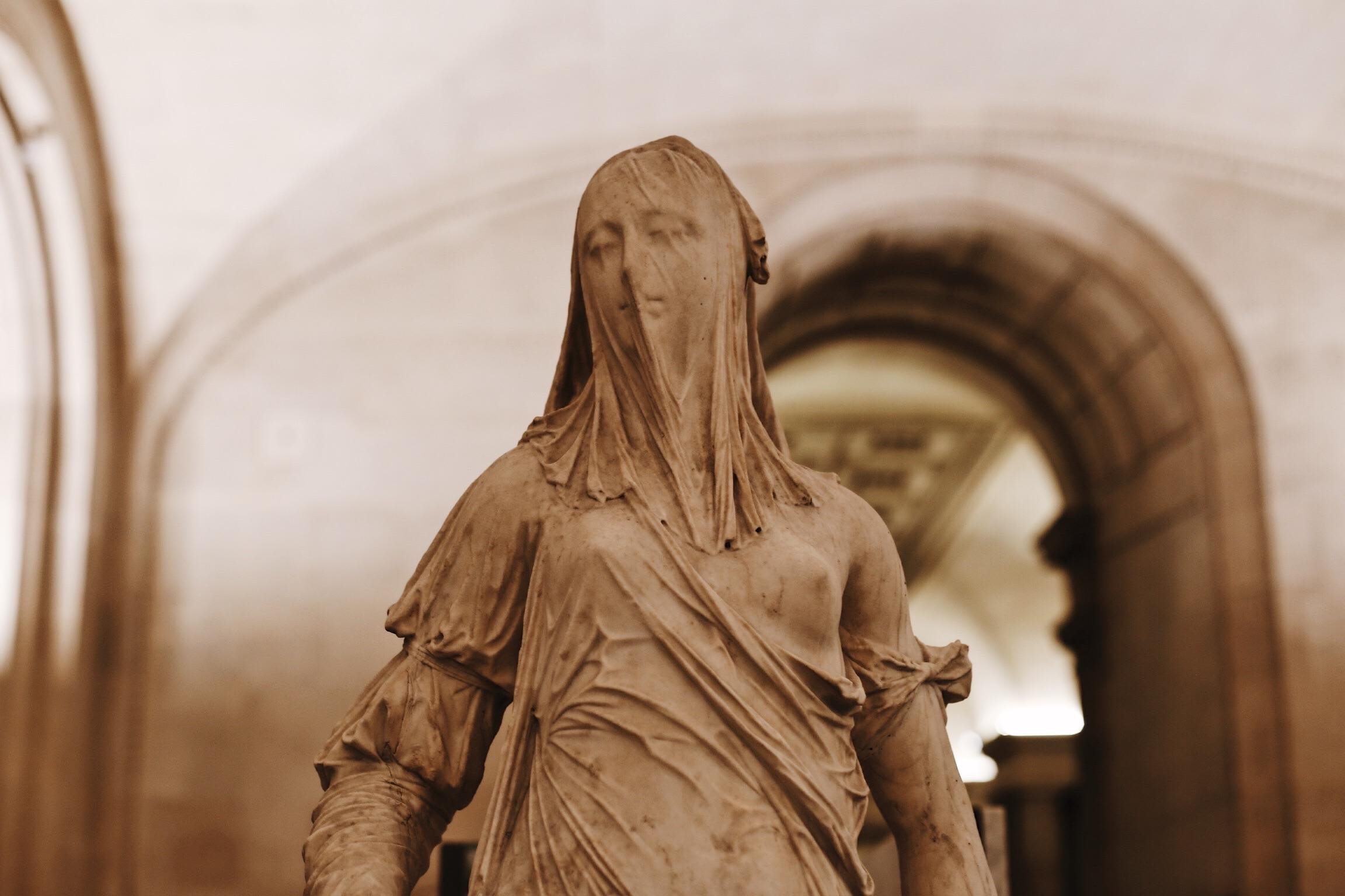 Louvre Semi-Private Tour with Entry Tickets – Max 6 Guests