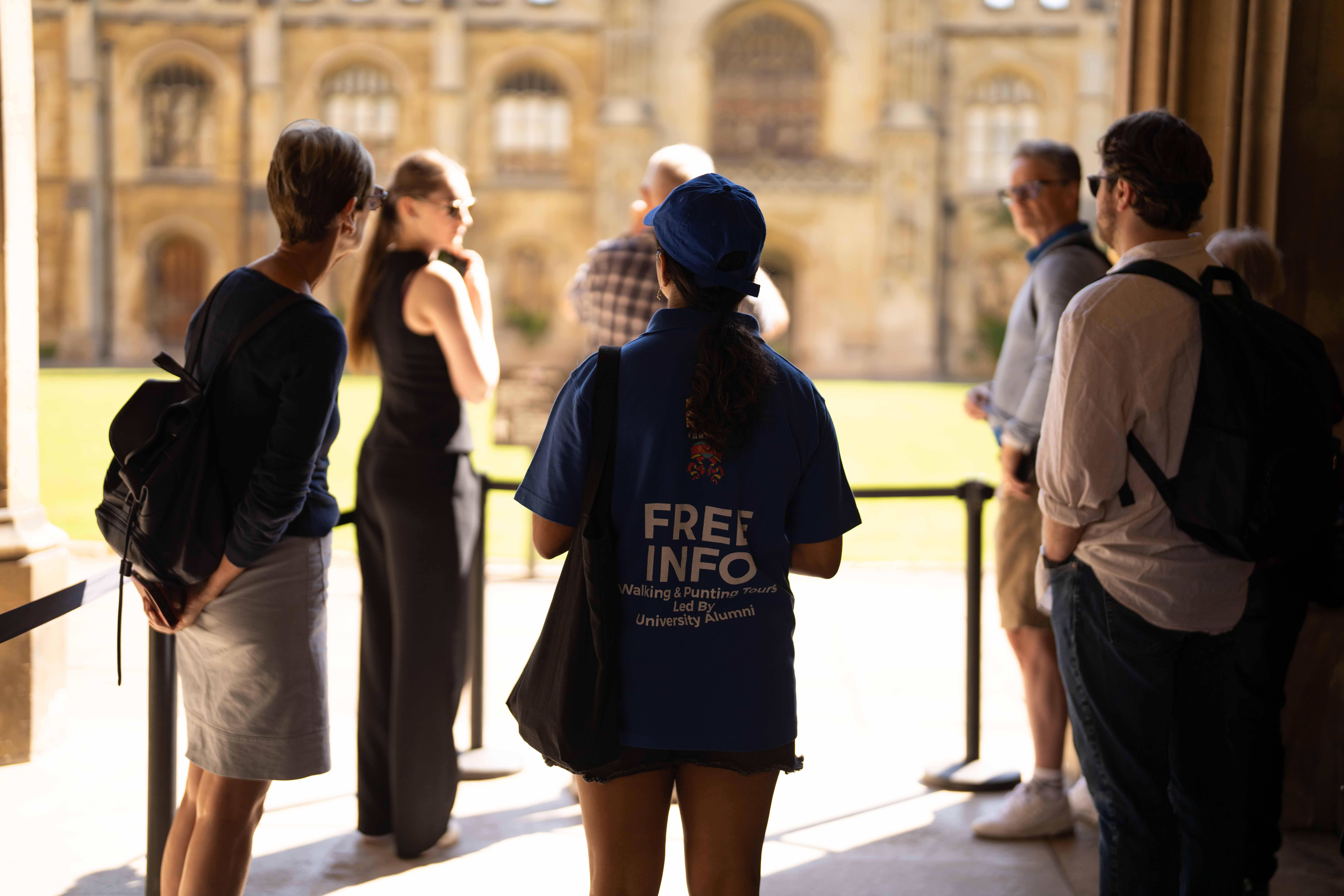 Cambridge walk and punt tour — image 18