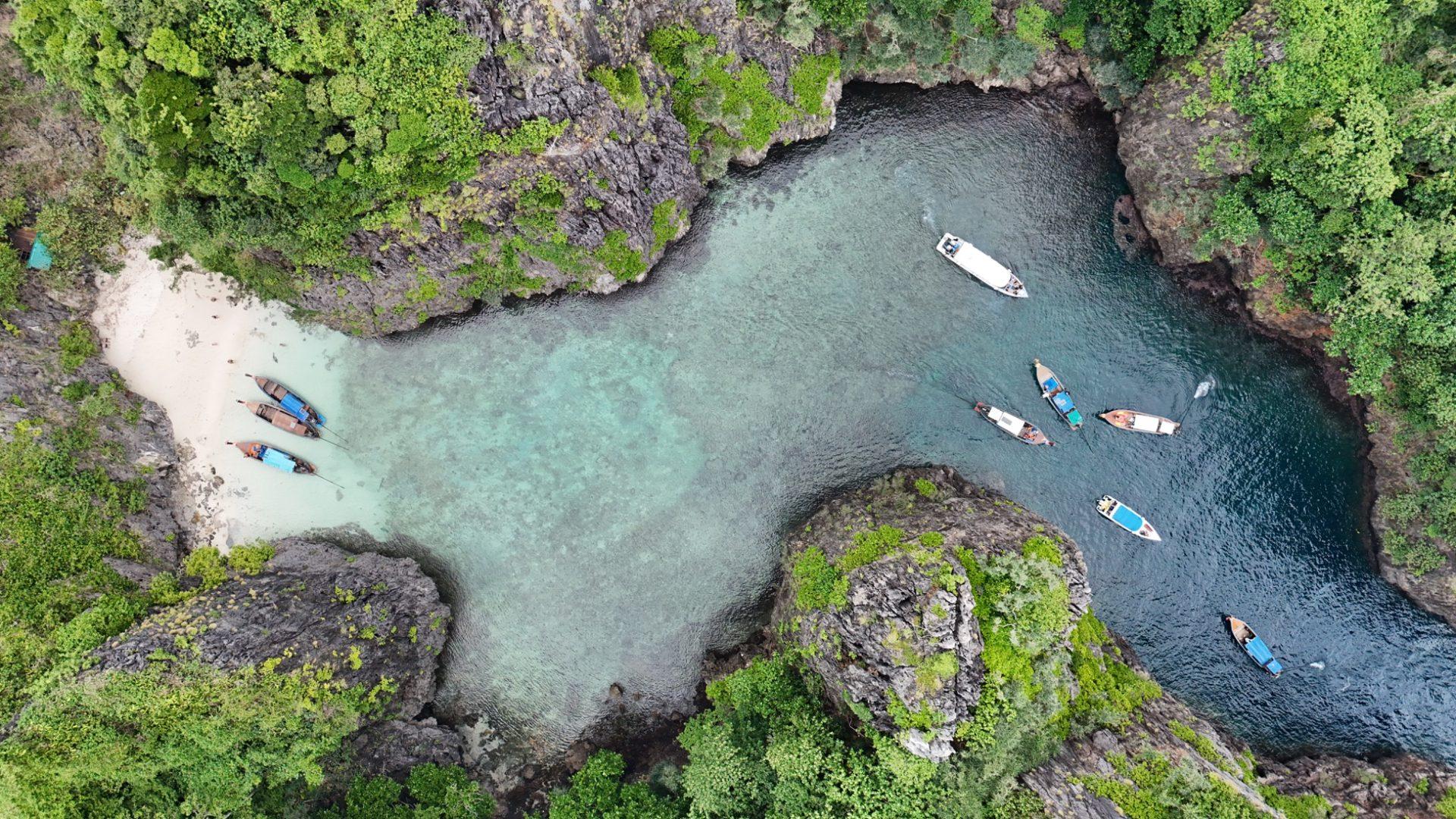 Krabi: Semi-Private Speedboat Tour to James Bond & Hong Islands