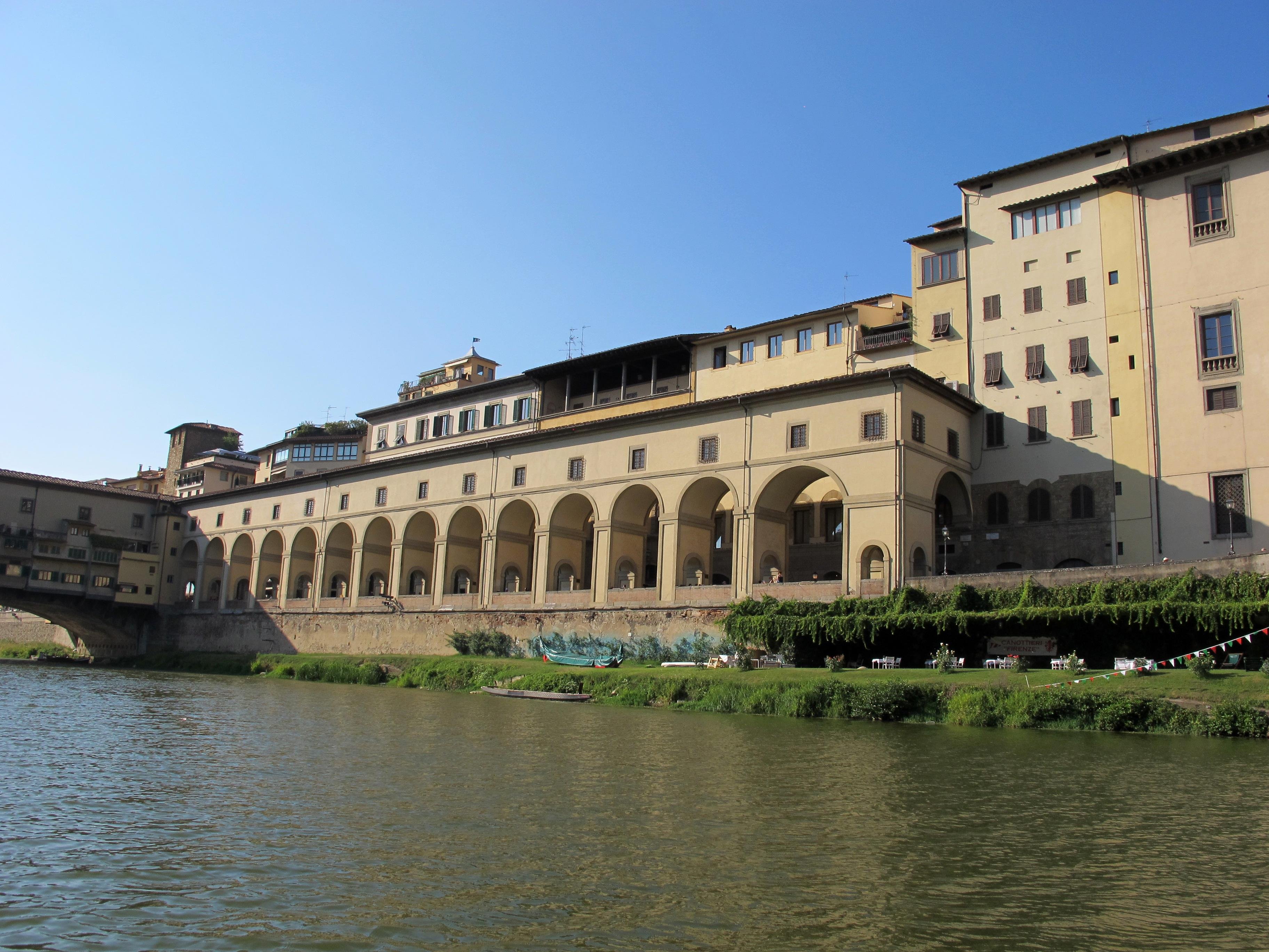 Florence: Exclusive Vasari Corridor & Uffizi Gallery Tour