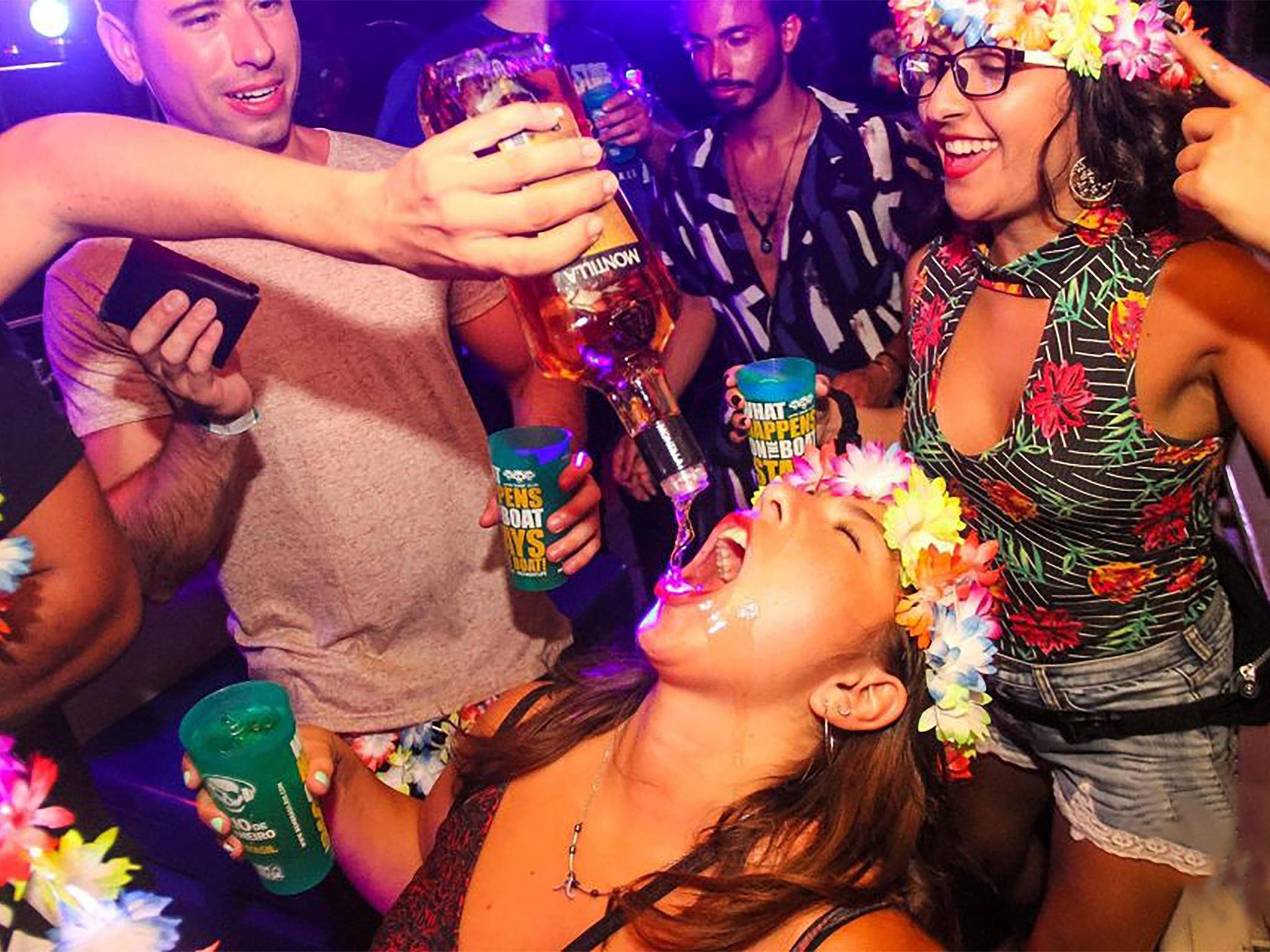 Rio Boat Party: Funk, Reggaeton & Bay Views