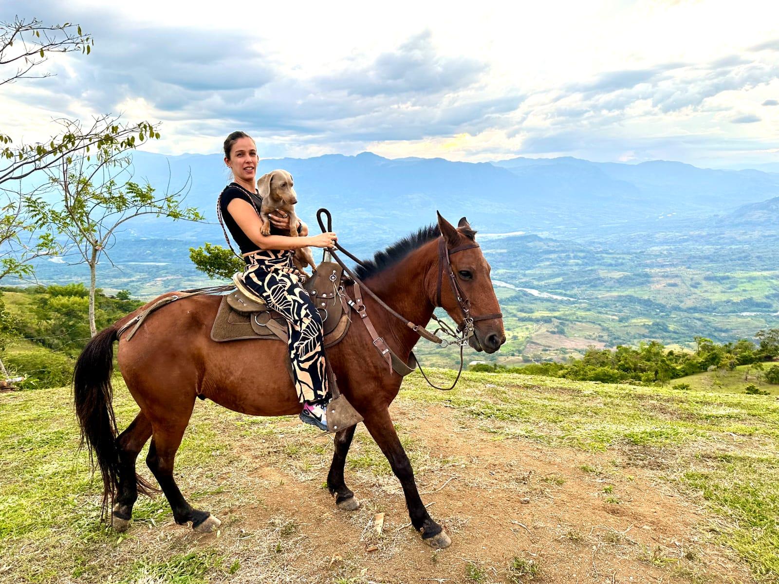 Medellín Paragliding & Horseback Riding Hacienda Escape