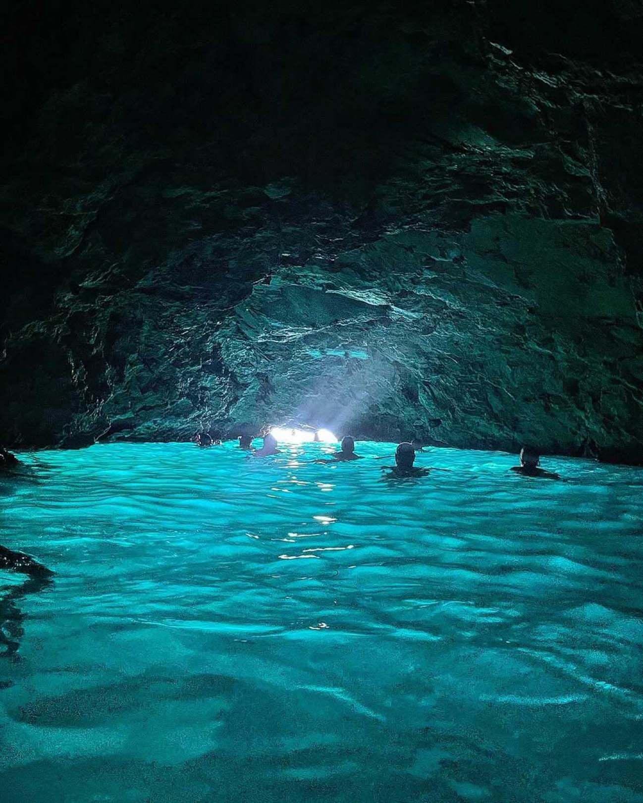 Dubrovnik Speedboat Excursion: Blue Cave & Sunj Beach