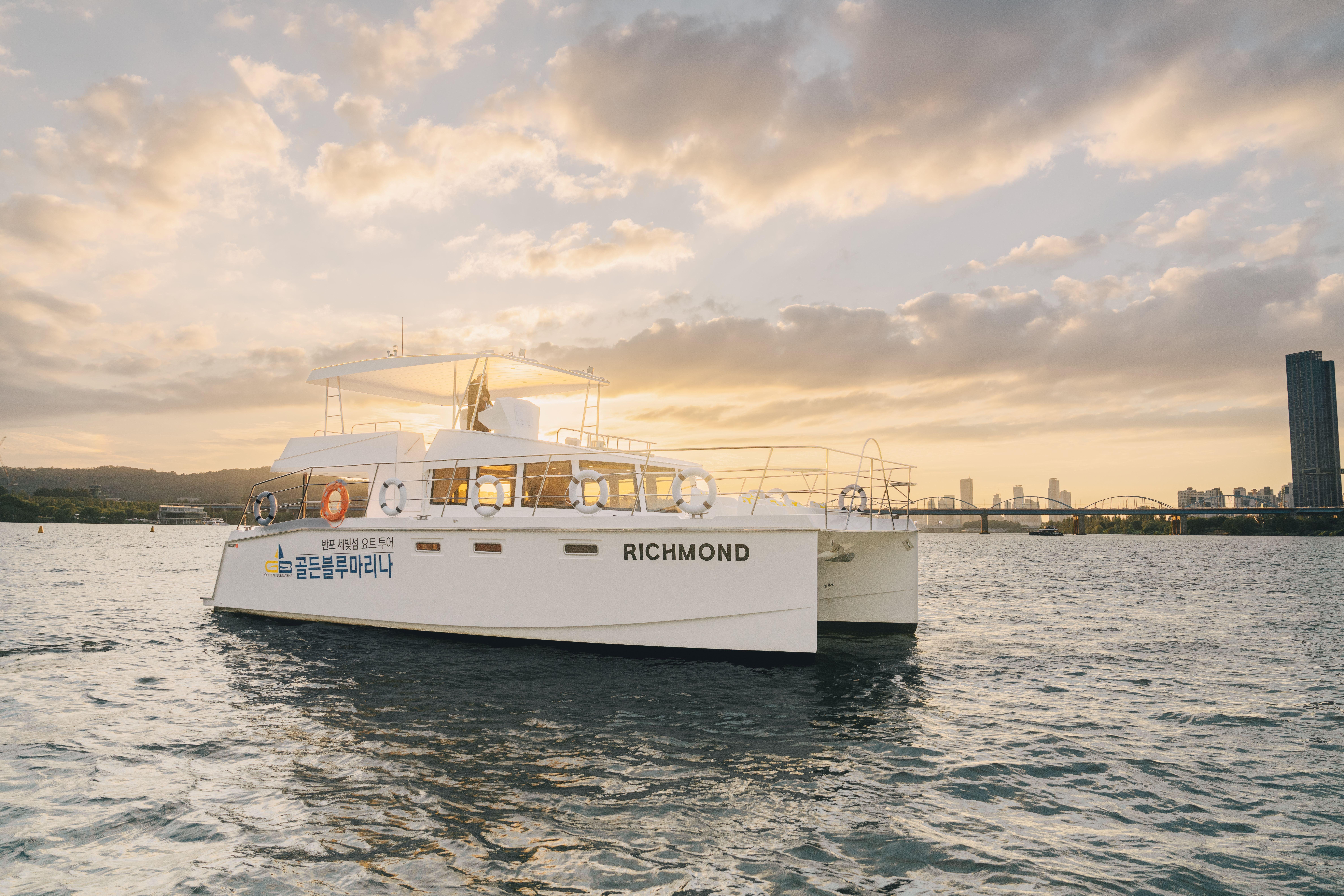 Seoul Han River Private Yacht Charter
