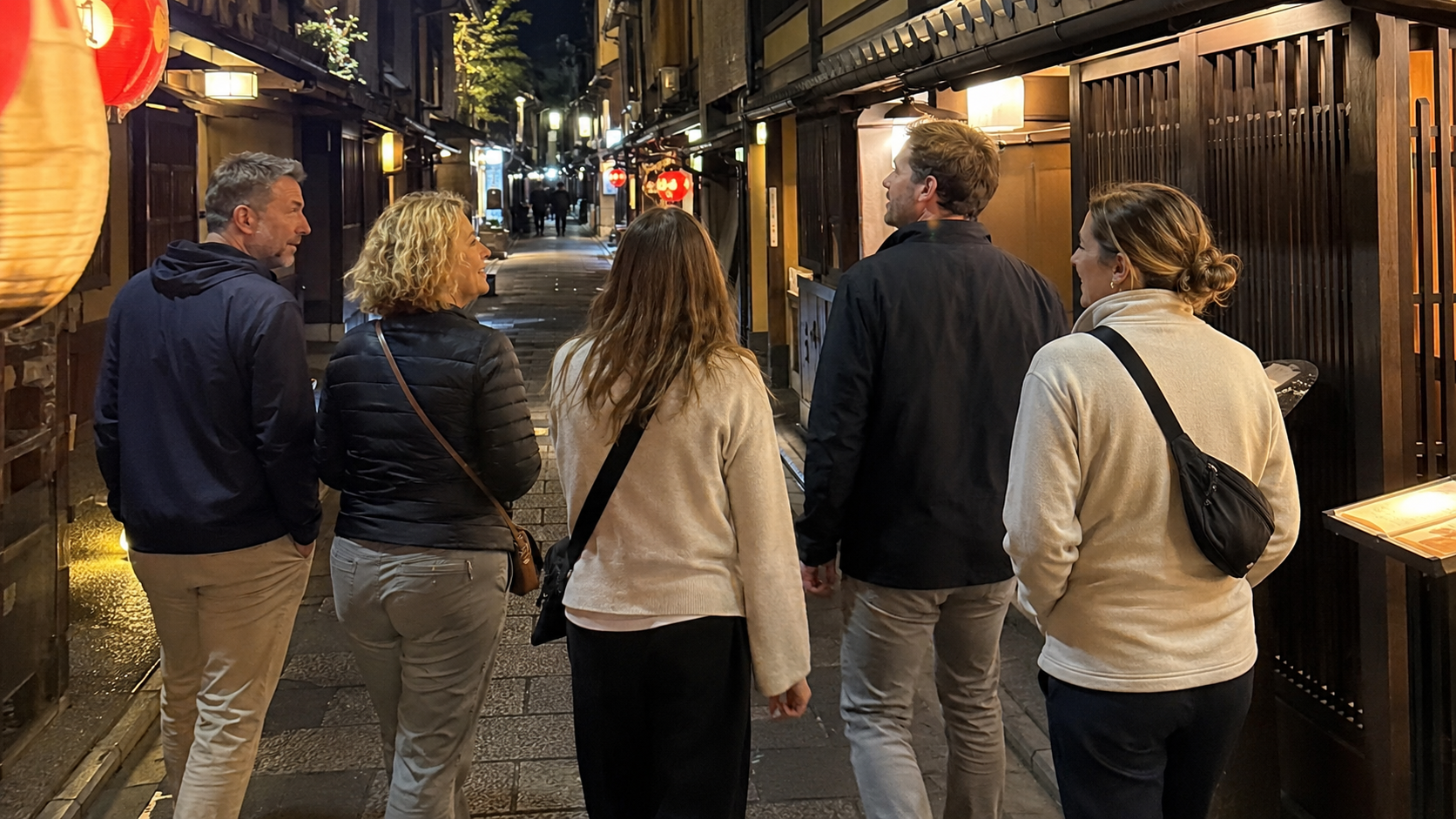 Tour privado a pie por Kioto al atardecer: Gion, Pontocho y el santuario Yasaka