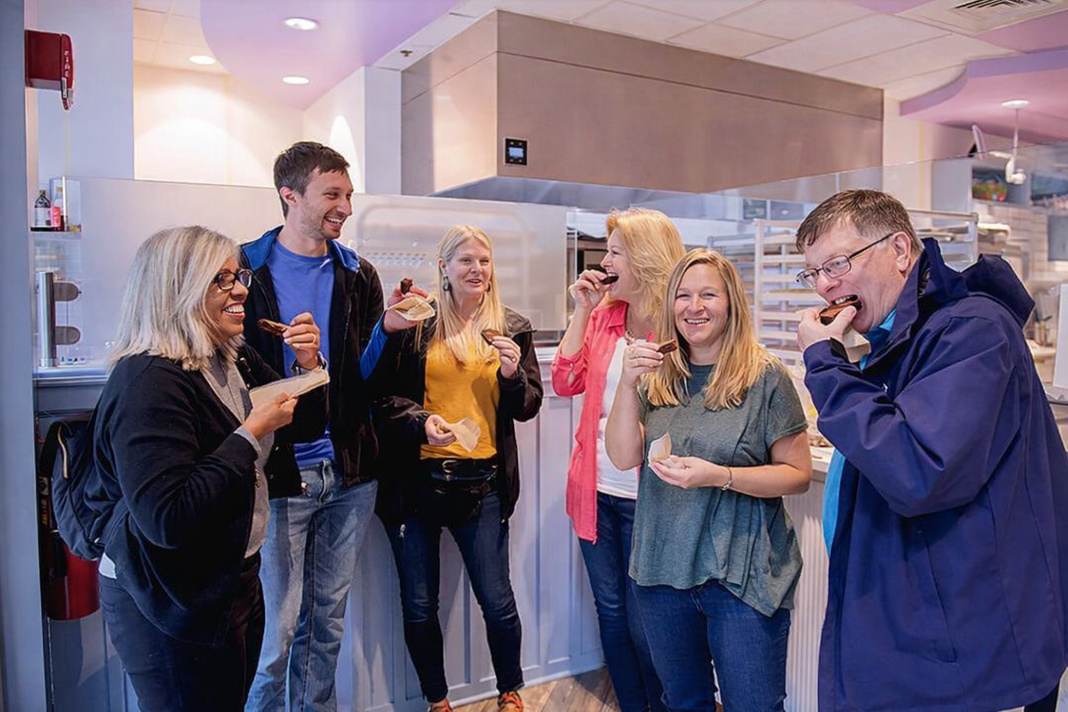 Chicago Iconic Foods Walking Tour with Local Guide