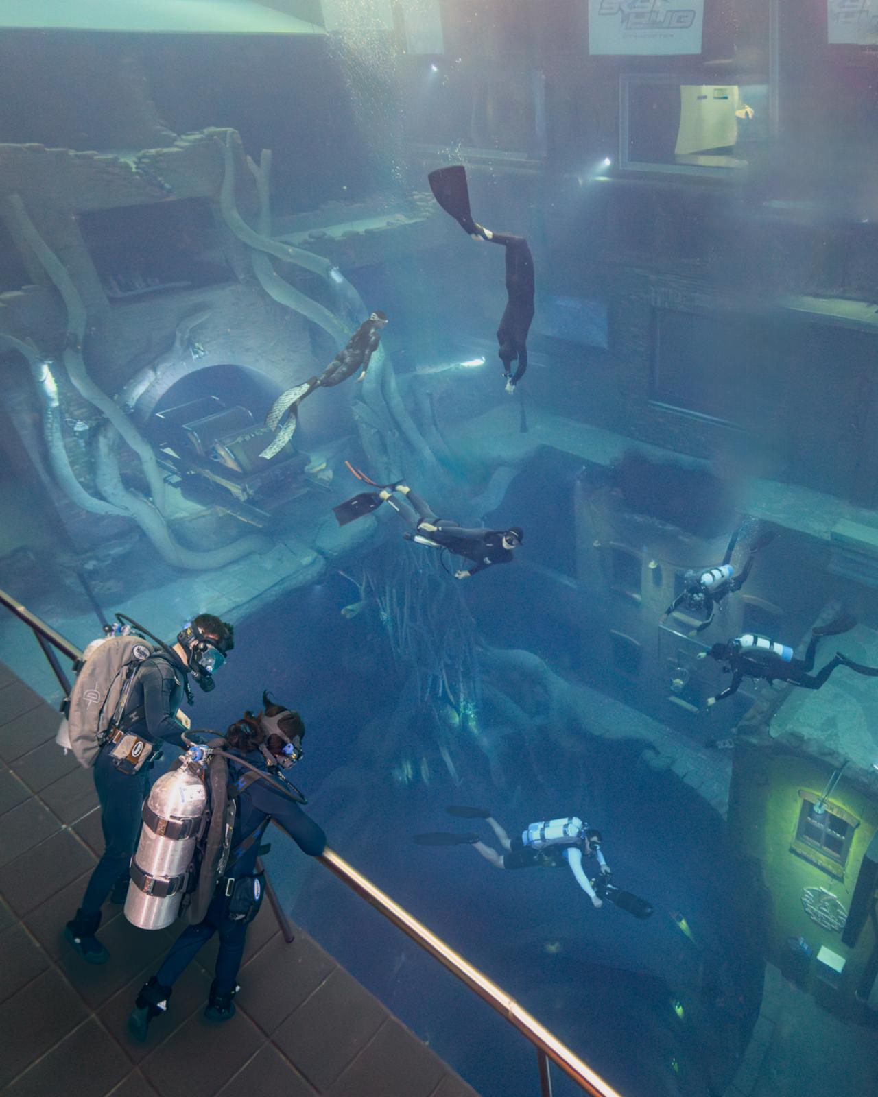 Sunken City Underwater Walk at Deep Dive Dubai