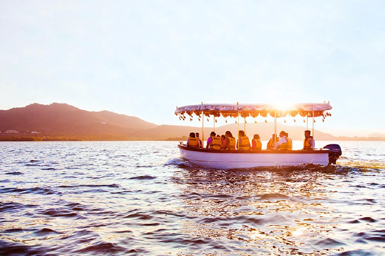Udaipur Private Full-Day Heritage & Sightseeing Tour