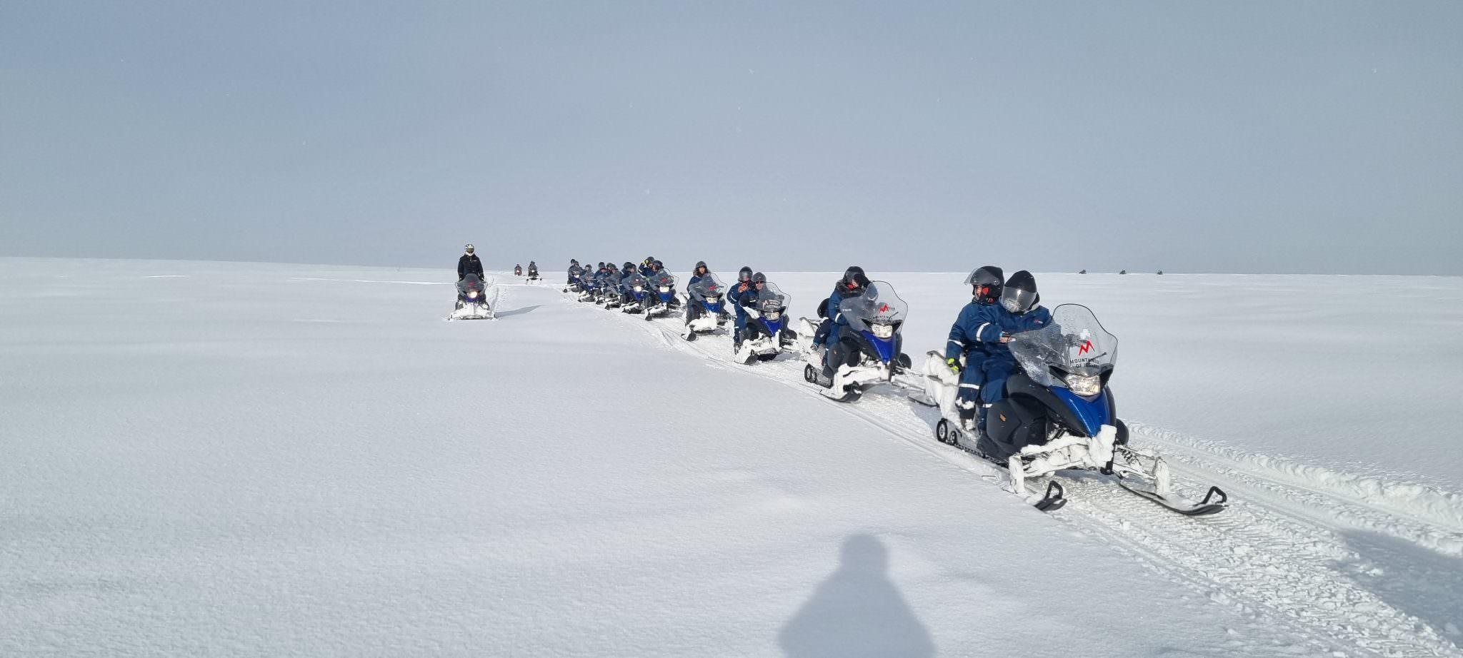 Super Jeep Golden Circle & Langjökull Glacier Snowmobile Expedition