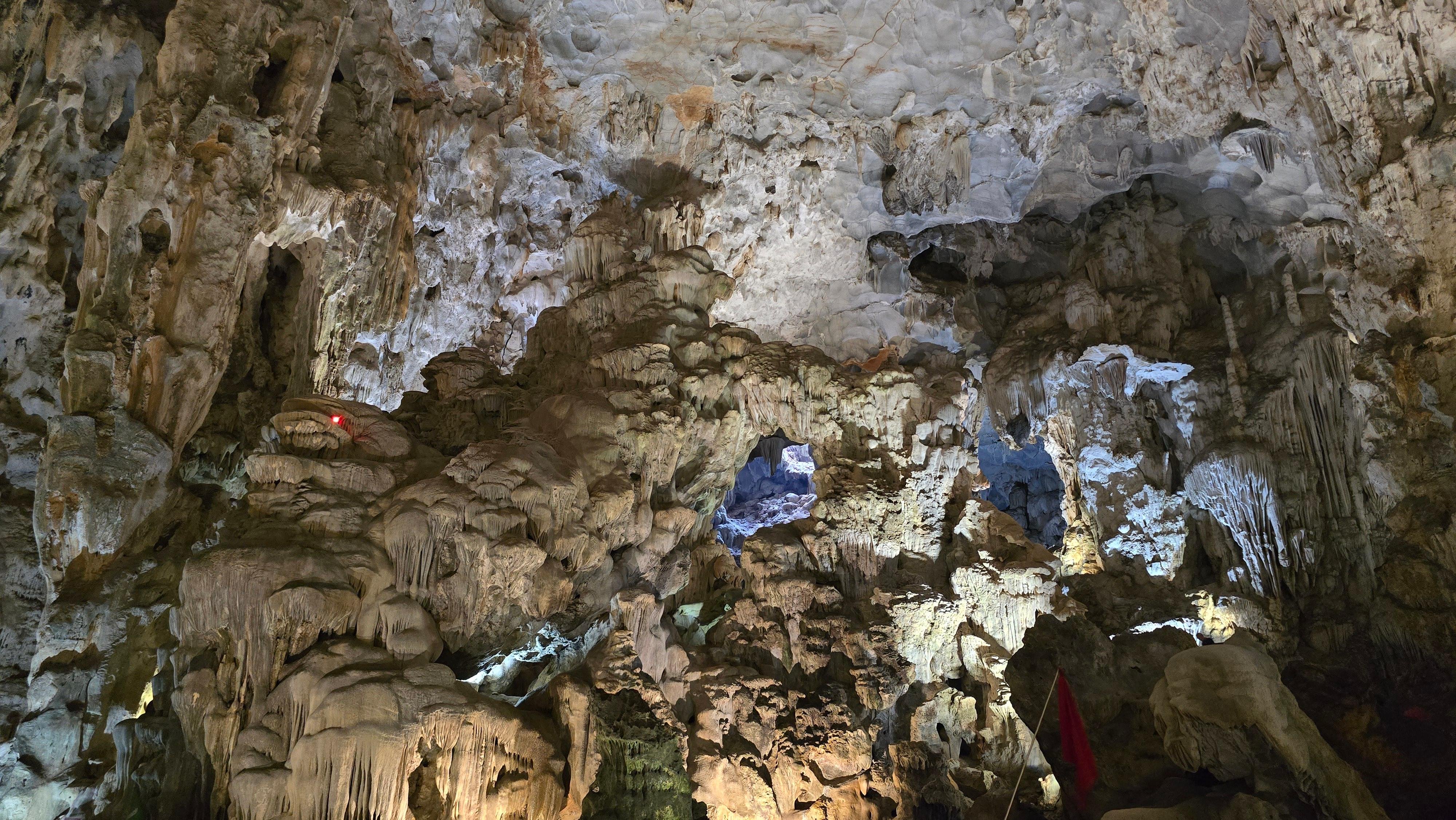 Private Ha Long Bay Full-Day Tour from Hanoi