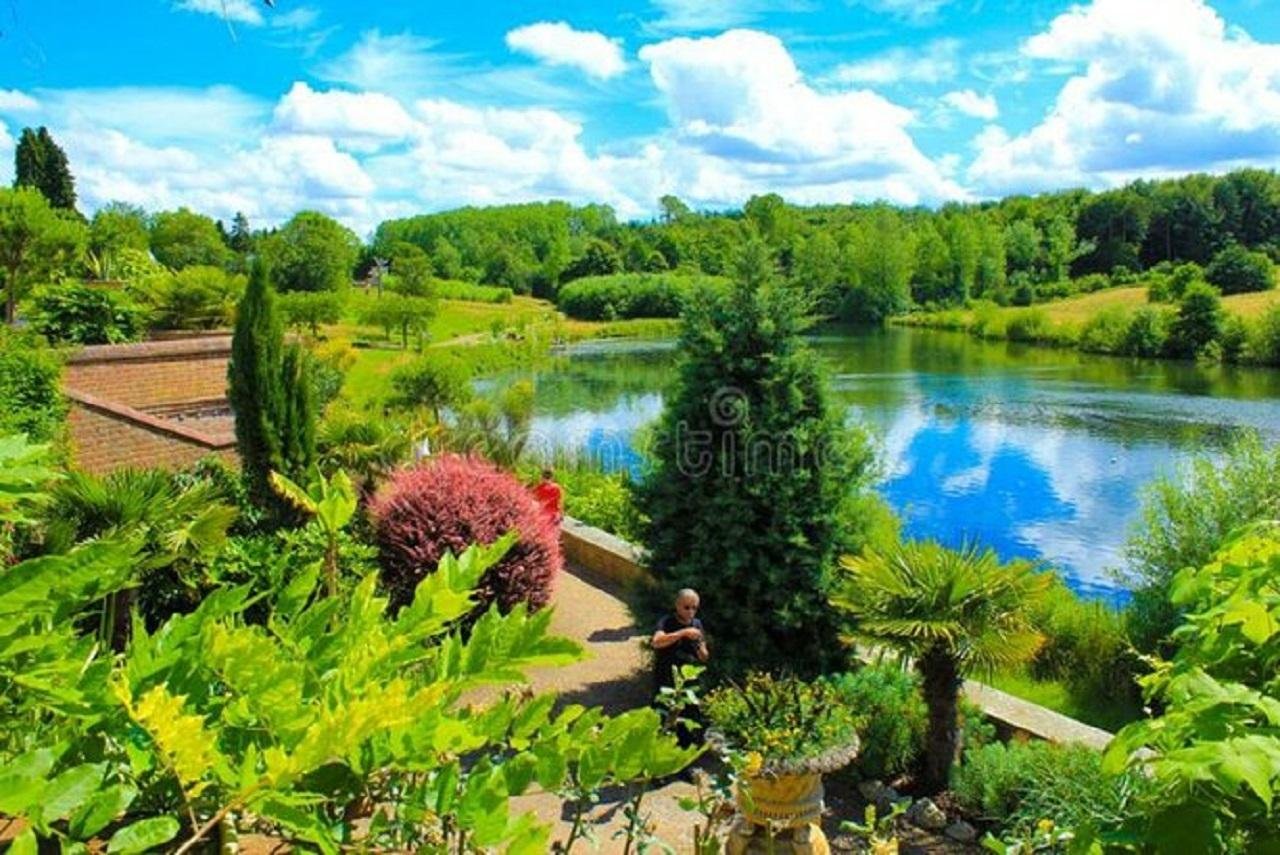 Private Full-Day Kent Heritage Tour: Leeds Castle, Canterbury & Dover