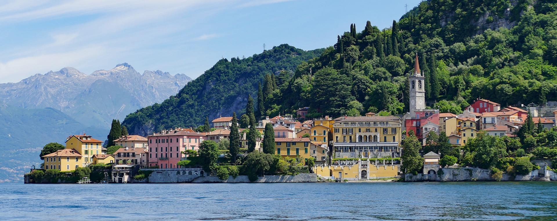 Lake Como Premium Boat Tour from Varenna
