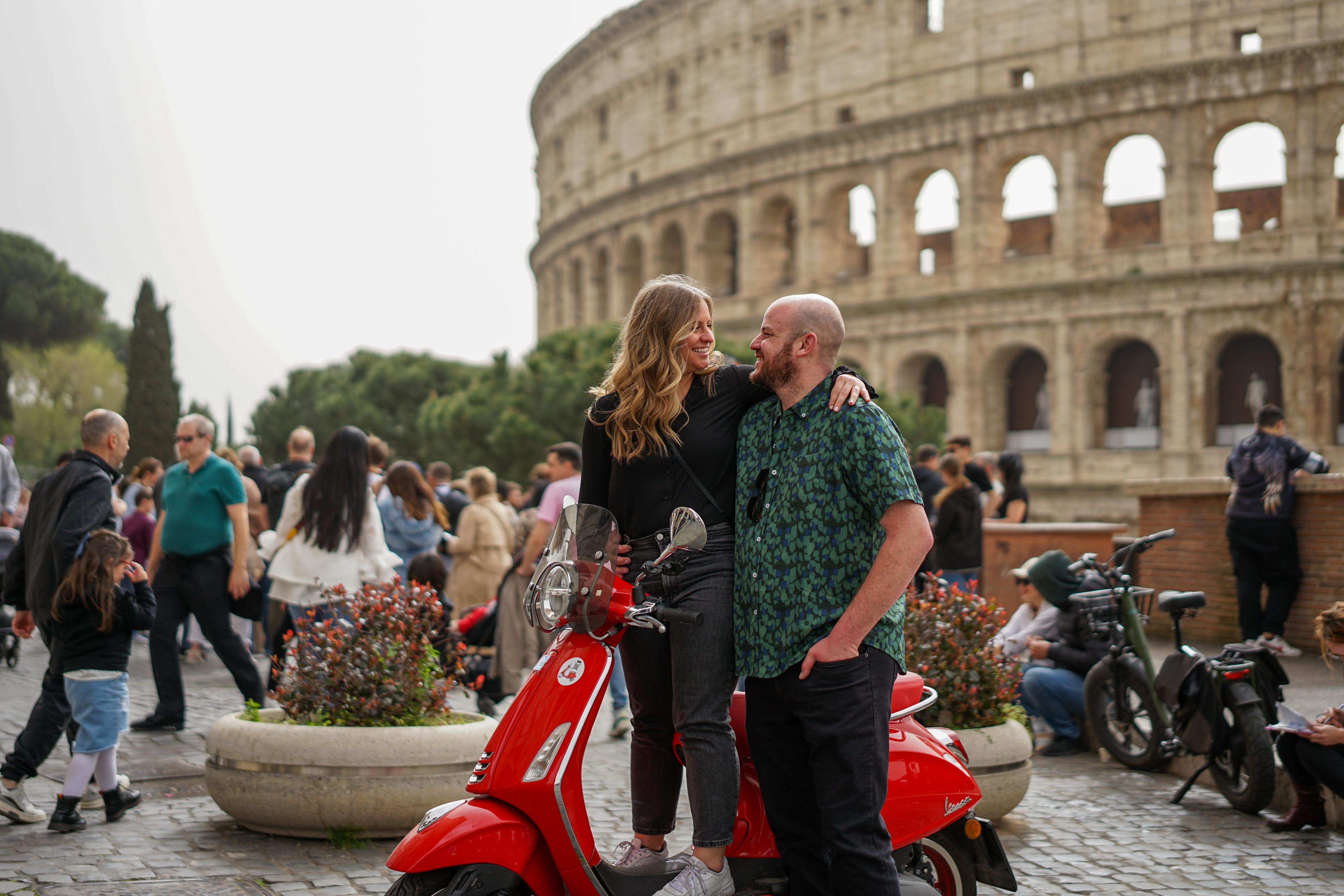 Rome vespa photo tour photoshoot passenger city backdrops — image 22