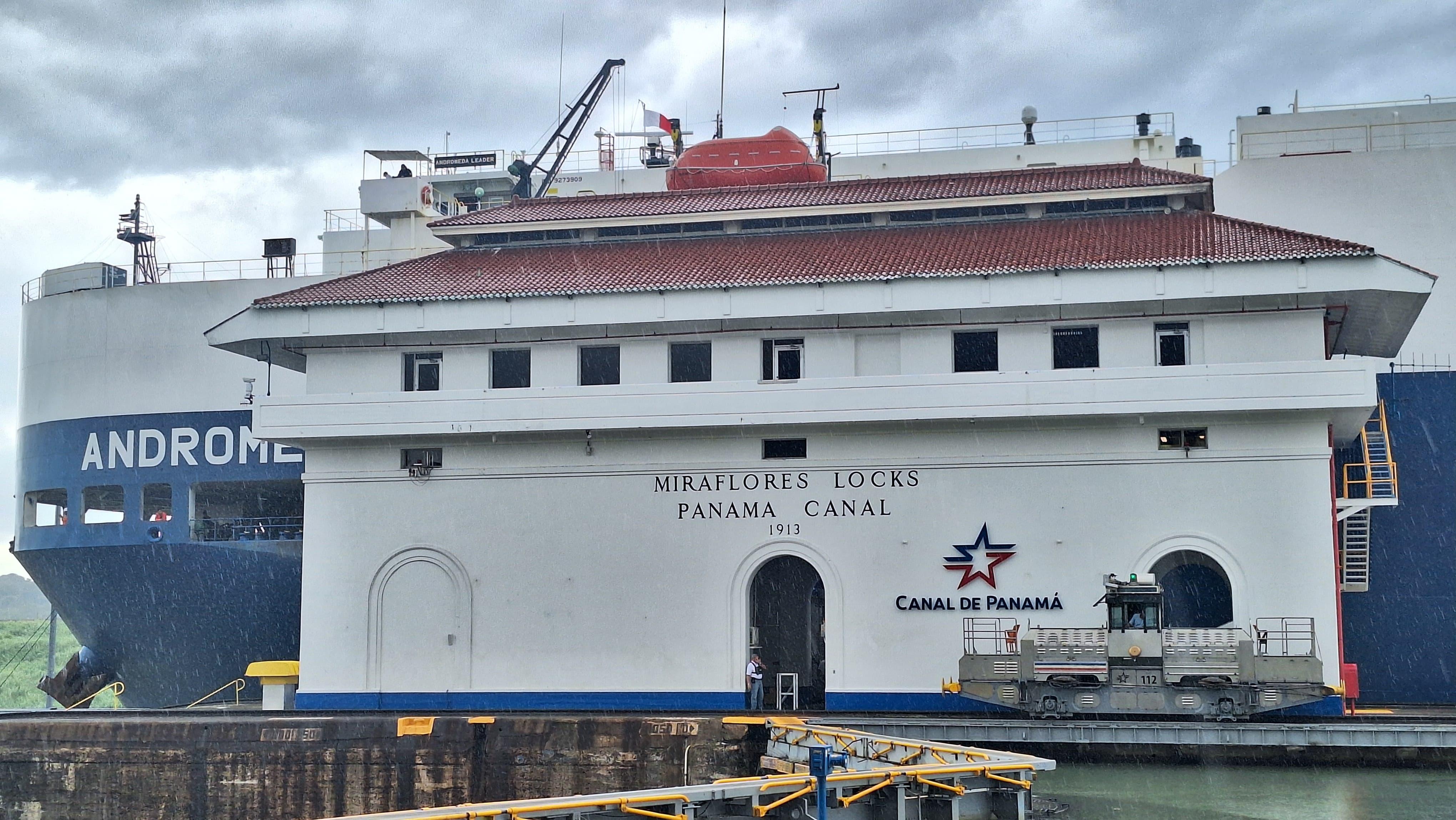 Private Panama Canal & Miraflores Locks Sightseeing Tour