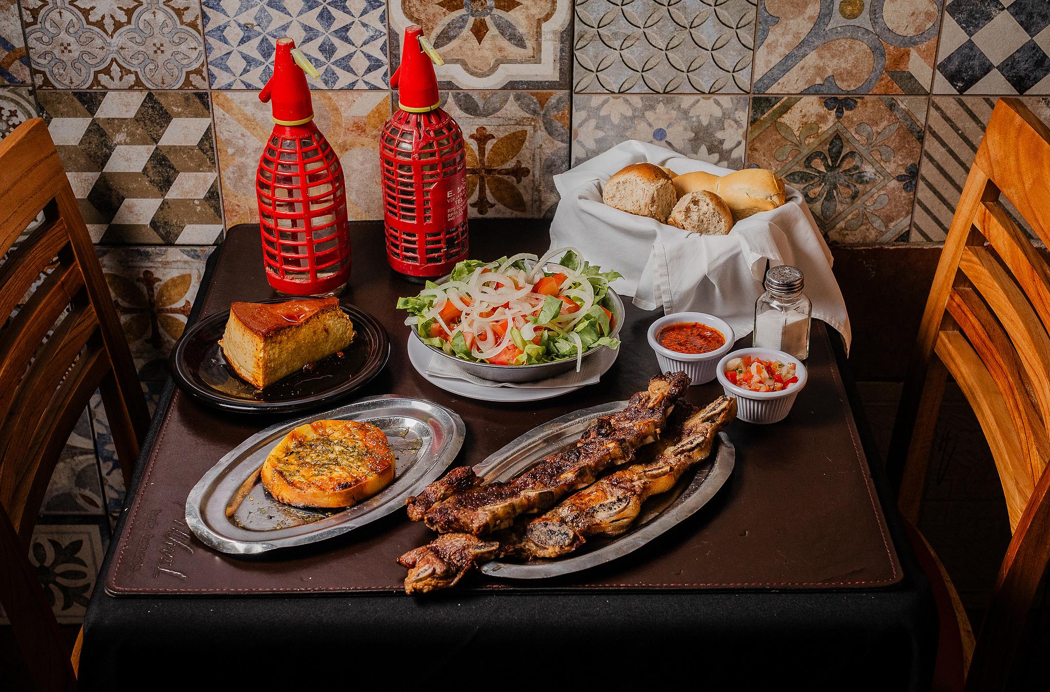 San Telmo Food Walk with 12+ Tastings