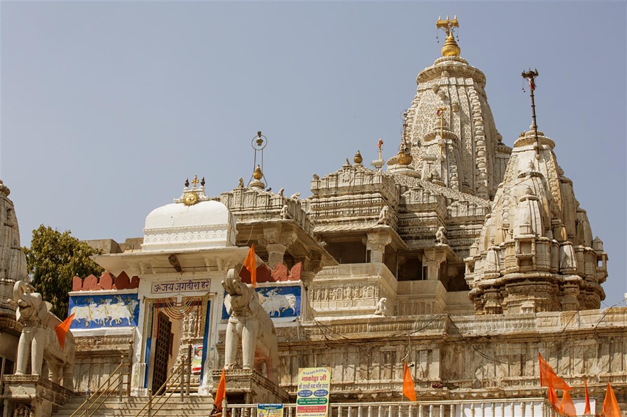 Udaipur Private Full-Day Heritage & Sightseeing Tour