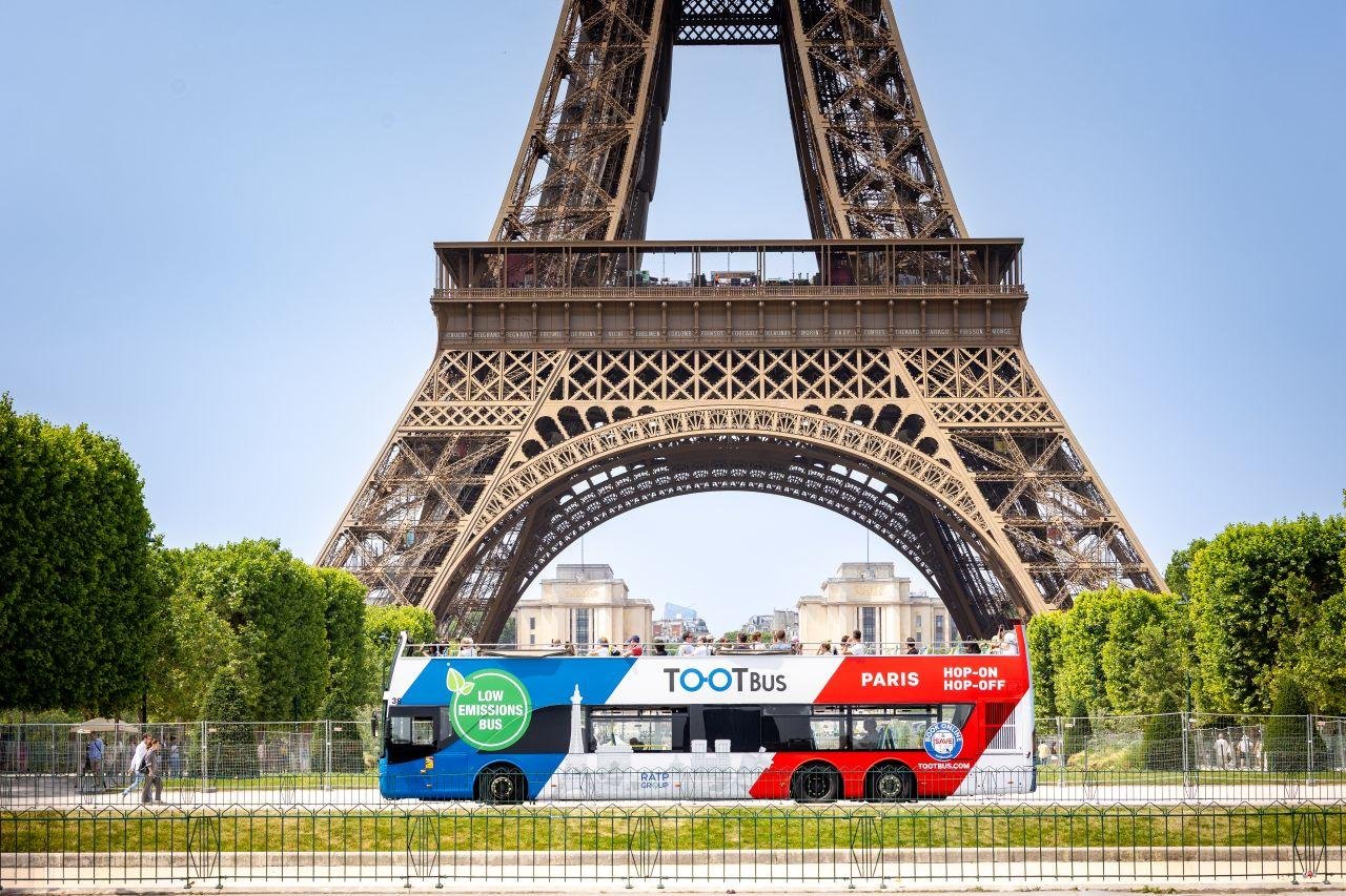 Paris: Hop-On Hop-Off Bus & Seine Cruise Discovery Bundle