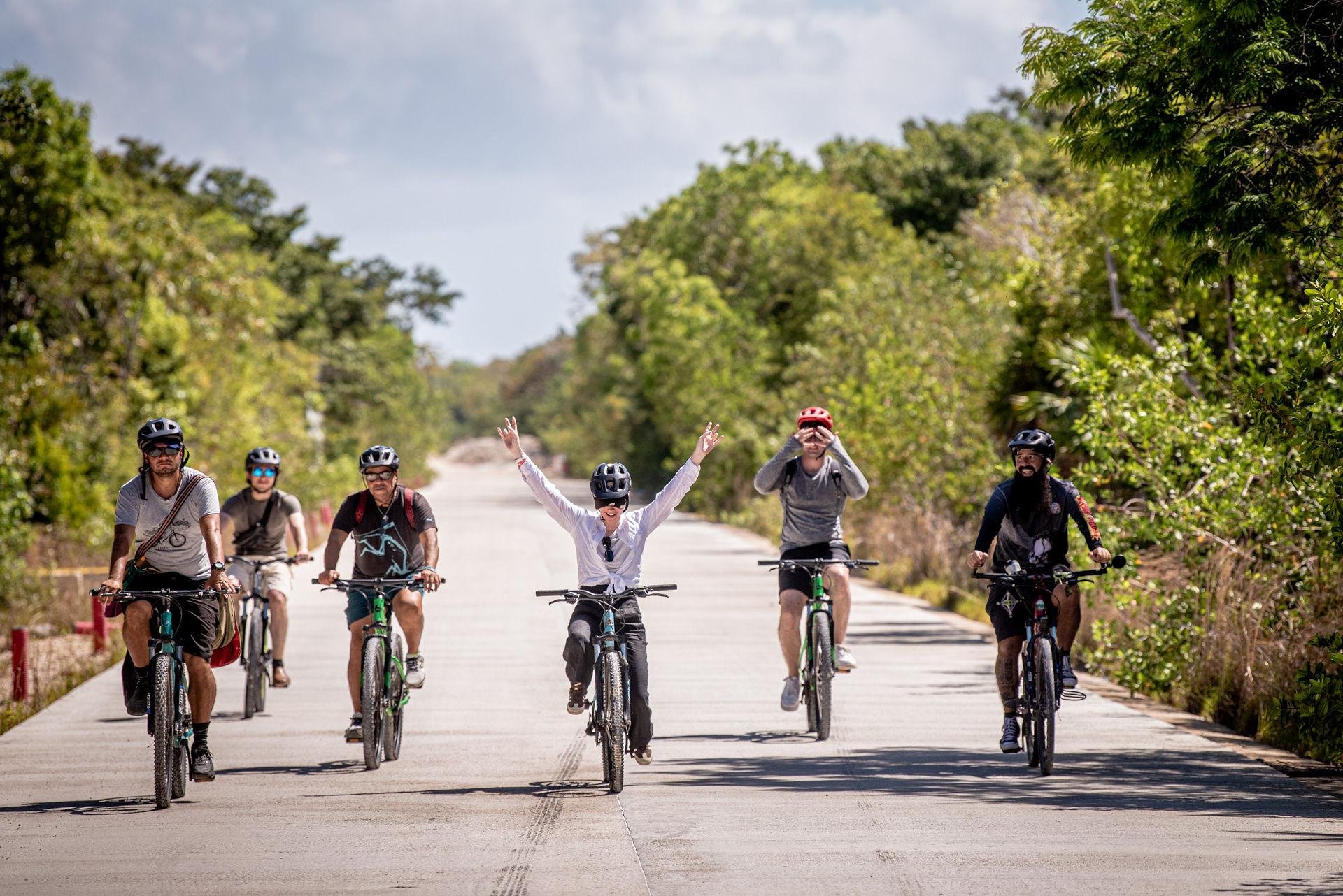 Tulum: Guided Bike Tour of Tulum Ruins, Tacos & Cenote