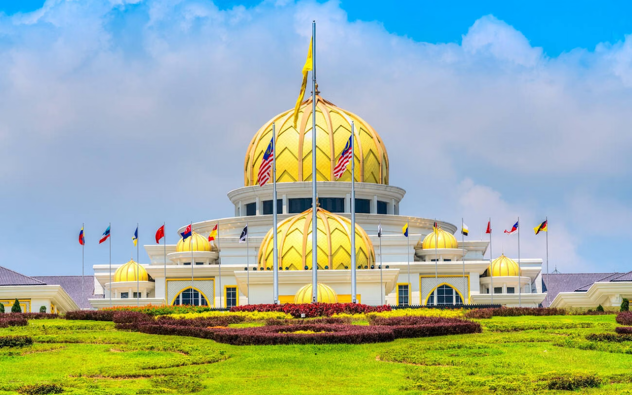 Kuala Lumpur Comprehensive City Explorer: 25 Iconic Sights
