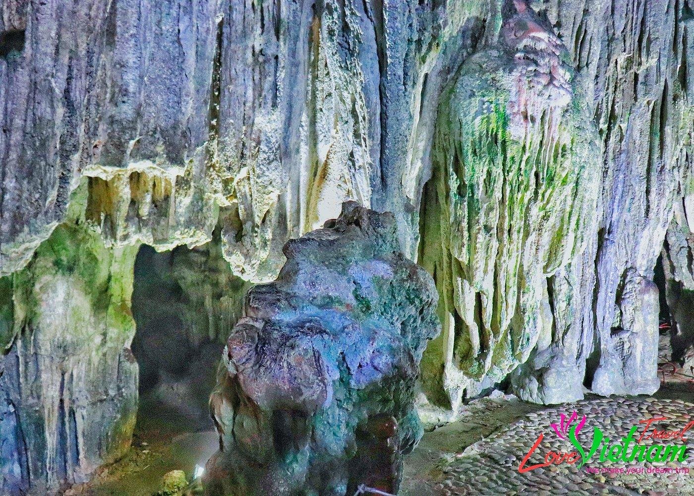 Private Ha Long Bay Luxury Cruise & Cave Tour from Hanoi