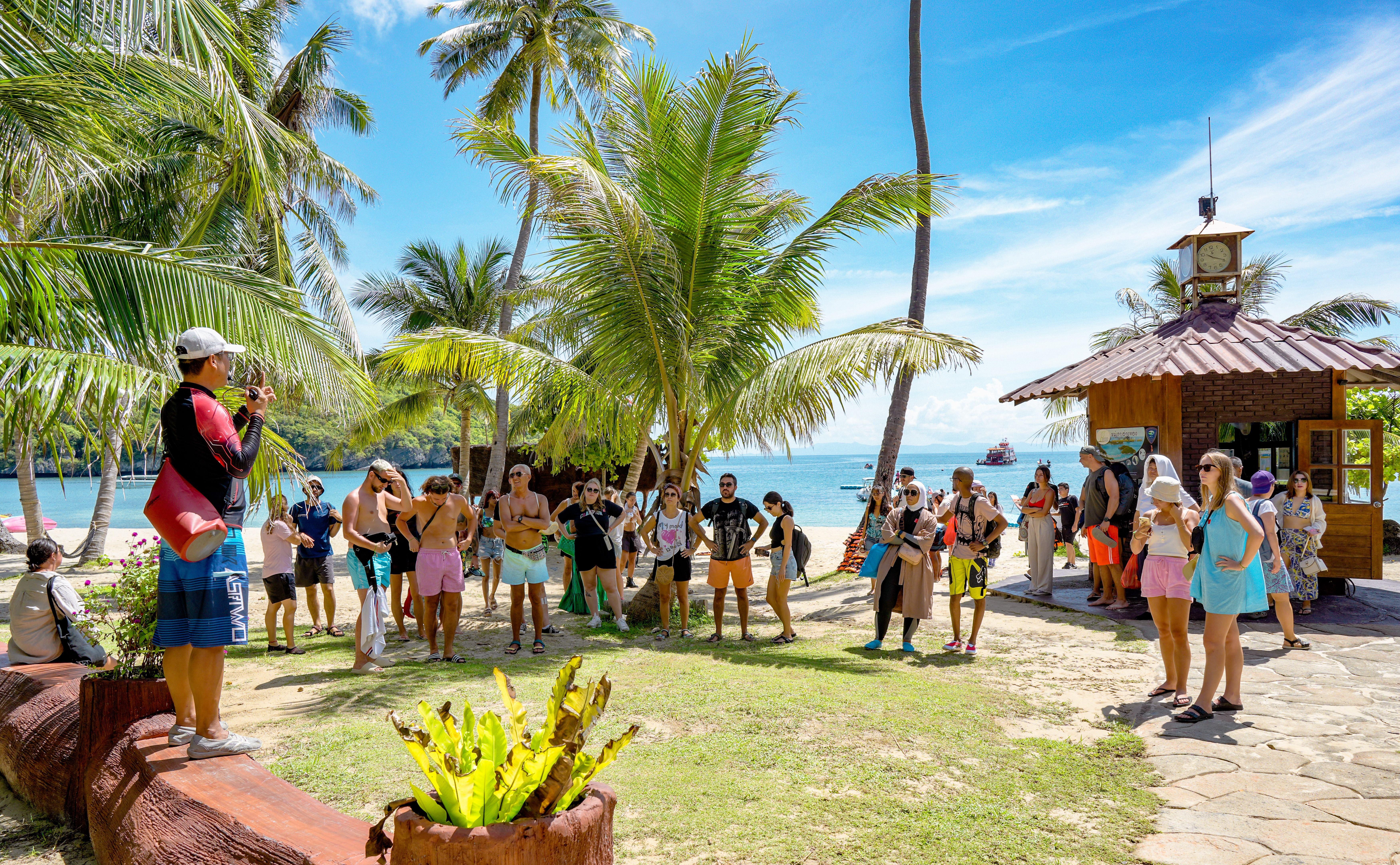 Mu Ko Ang Thong National Park Cruise & Optional Kayaking