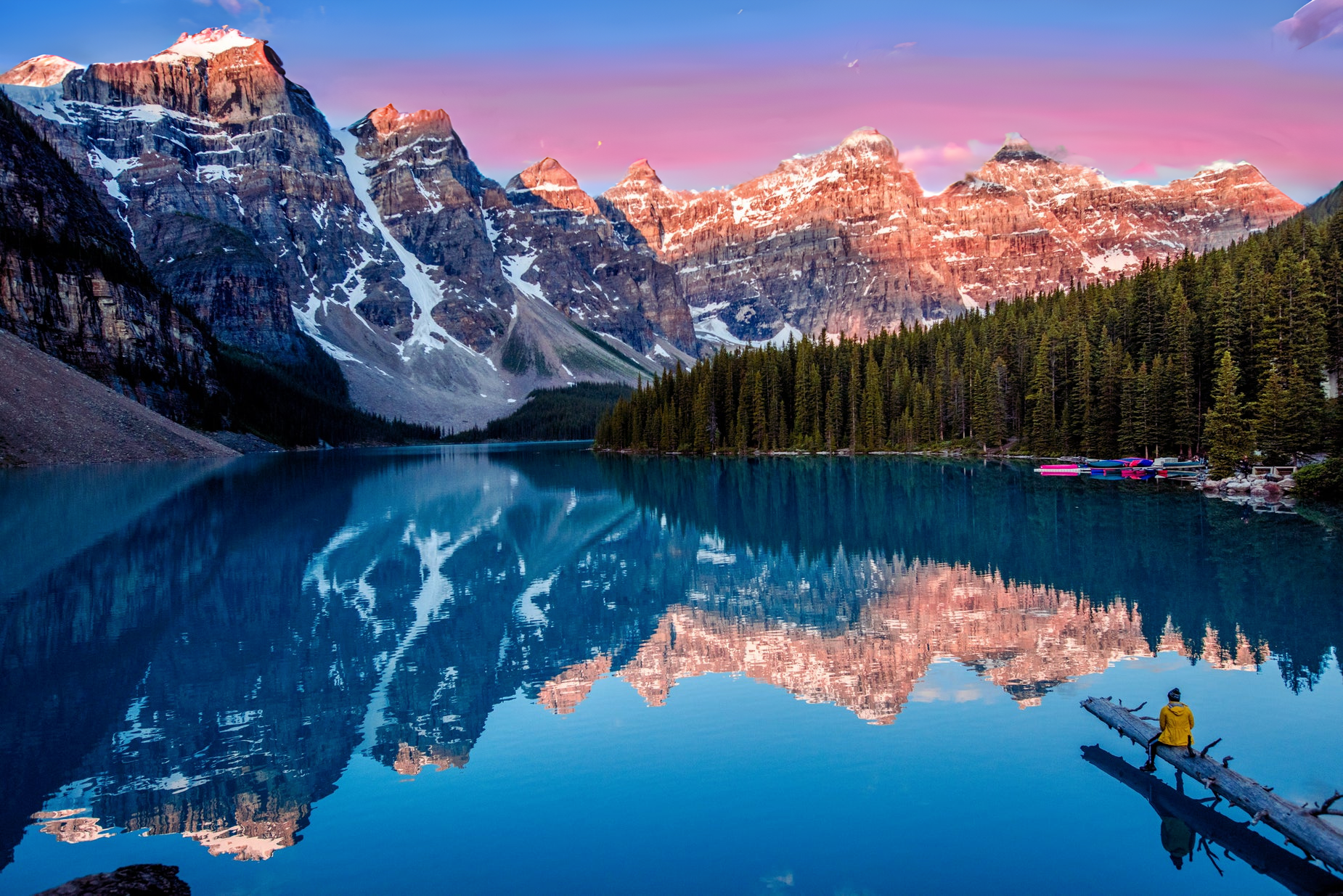 Moraine Lake & Lake Louise Sunrise Tour from Calgary/Banff/Canmore