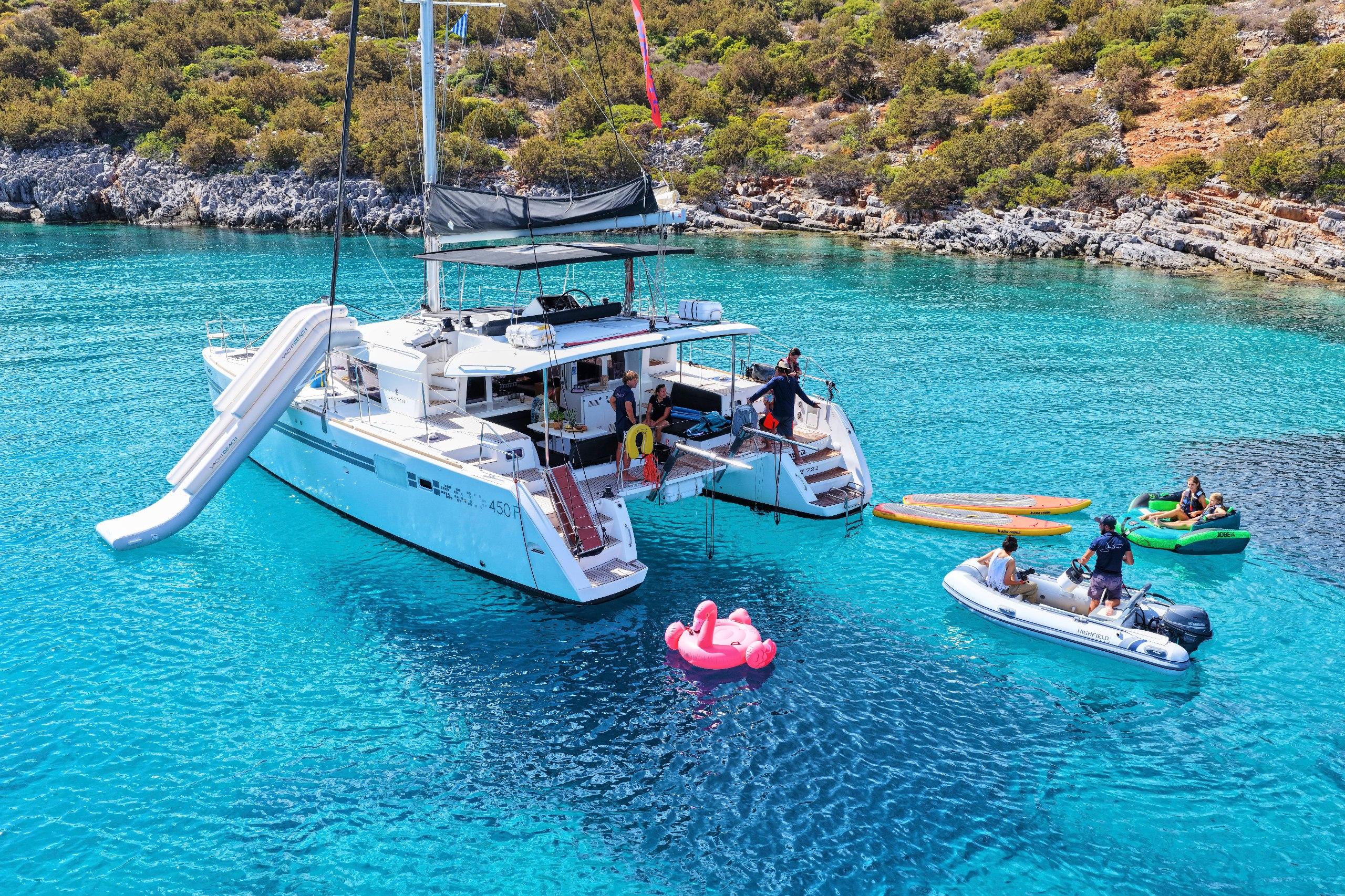 Dia Island Catamaran Cruise from Heraklion — Meals, Drinks & Transfer Options