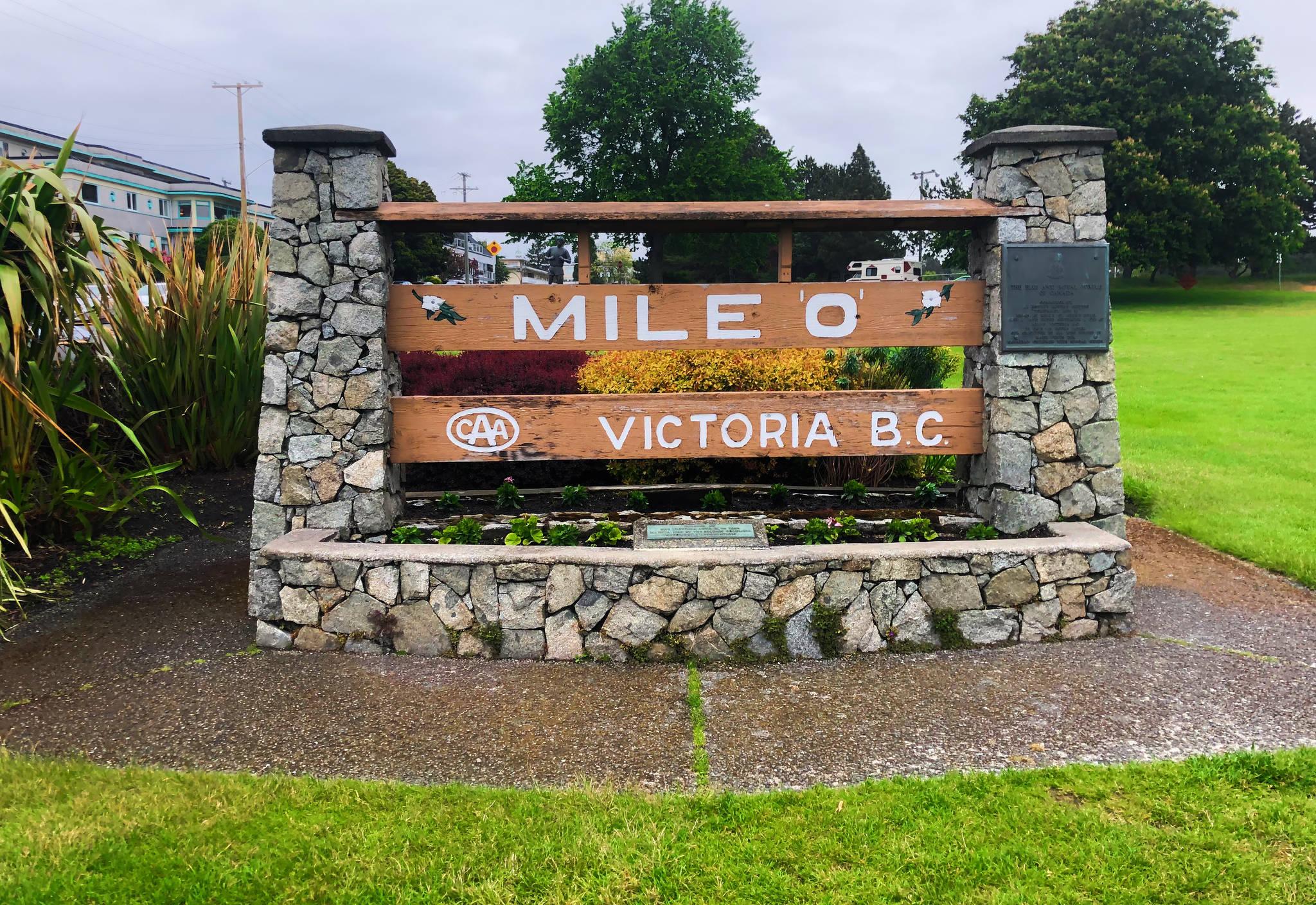 Vancouver: Victoria, Butchart, Harbor, Mile Zero 1-Day Tour