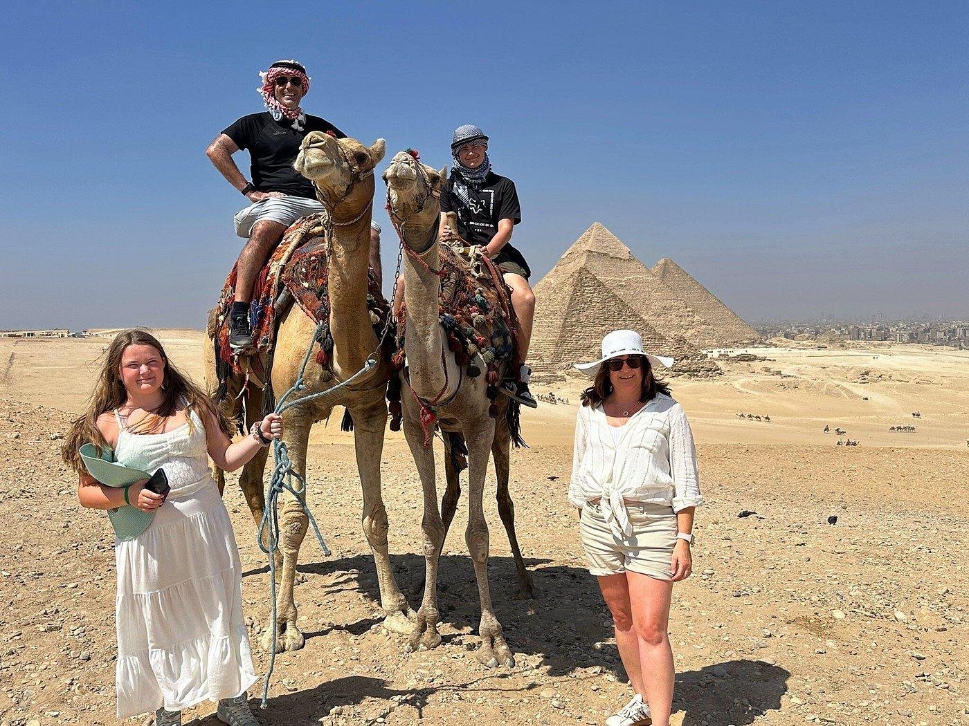 Sharm El Sheikh: Cairo Day Trip by Flight with Pyramids & GEM Museum