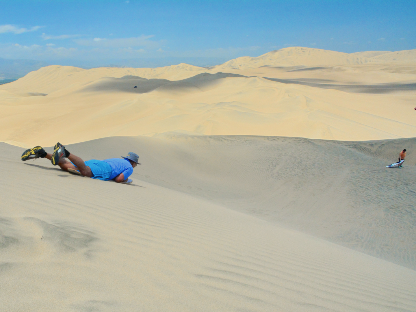 Aventura de día completo en Paracas, Ica y Huacachina desde Lima