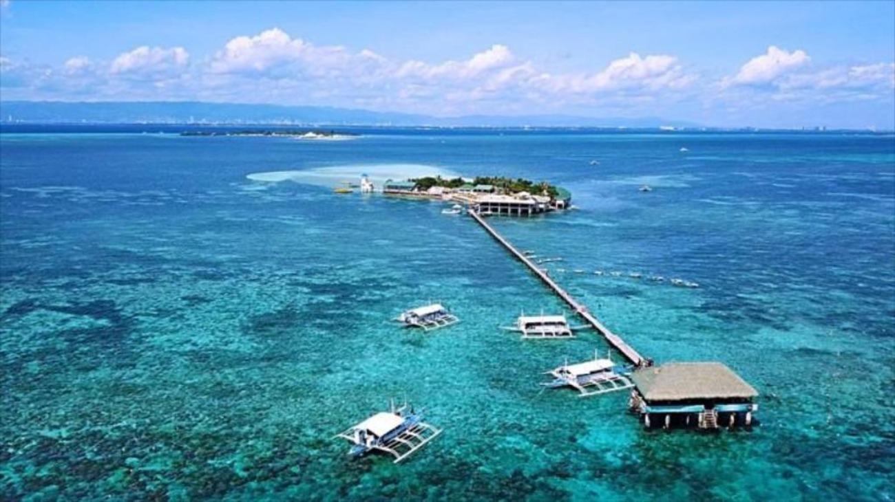 Mactan Island Hopping Boat Tour with Lunch