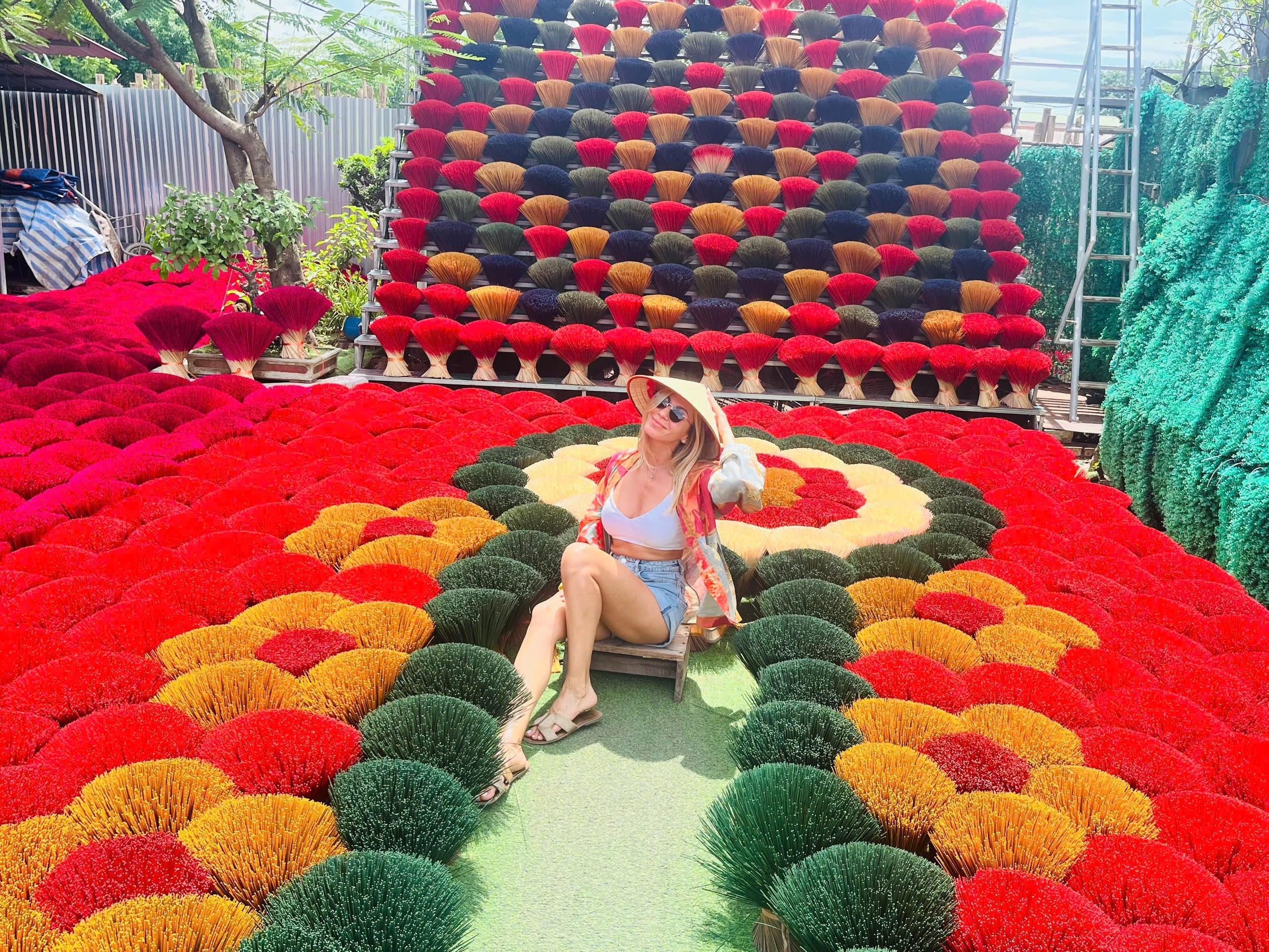 Hanoi Craft Villages: Incense & Conical Hats with Optional Ninh Binh Extension