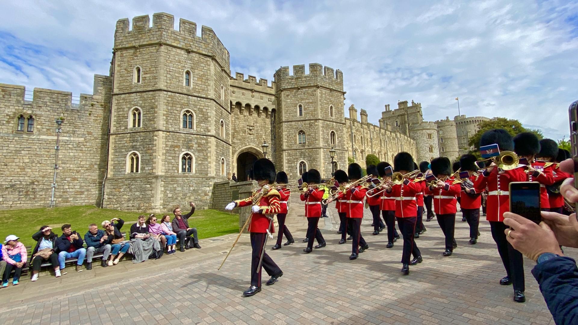 Windsor Stonehenge and Bath day trip with 14th century pub
