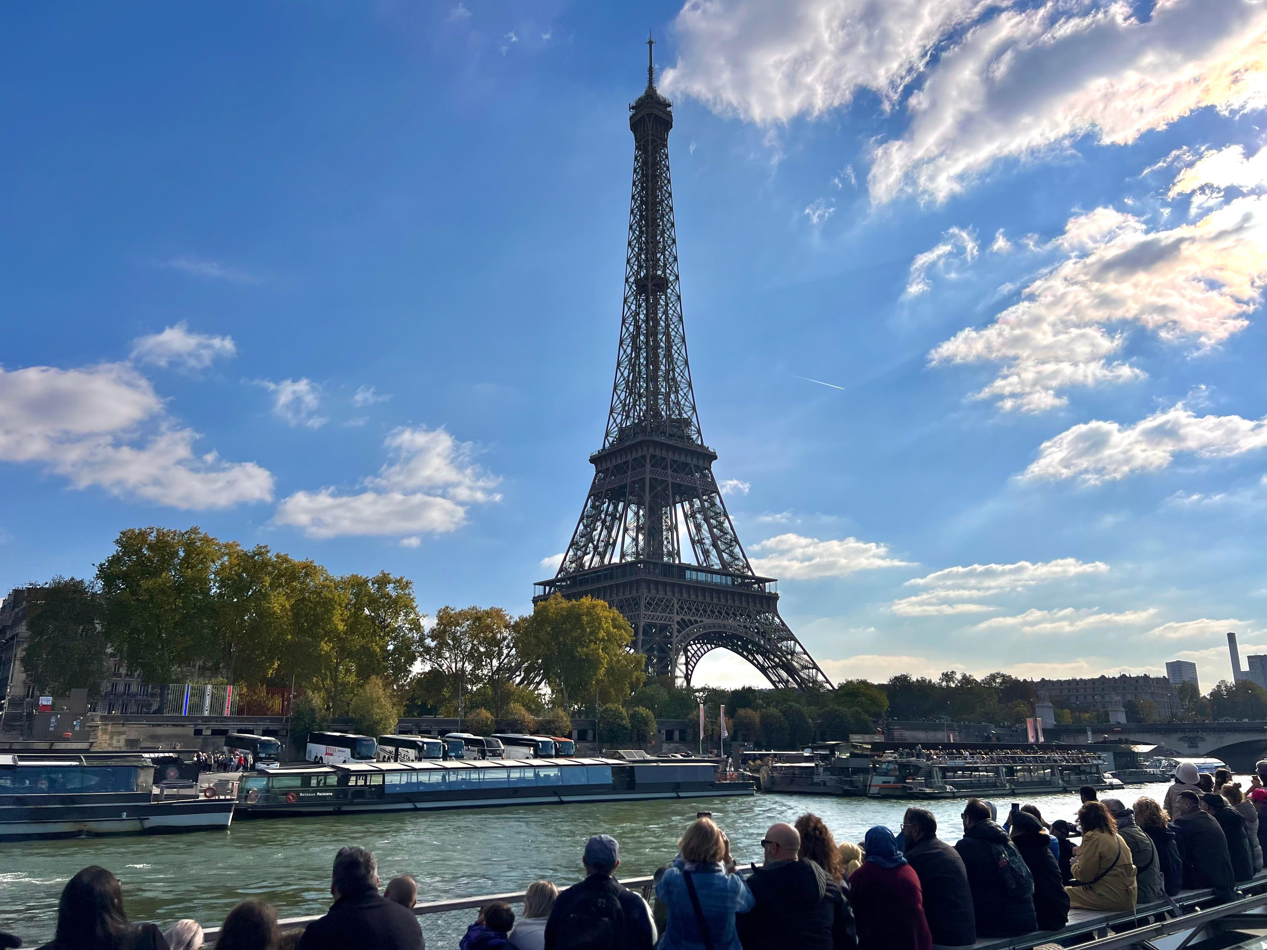 Paris: Eiffel Tower Seine Cruise & Crêpe Tasting