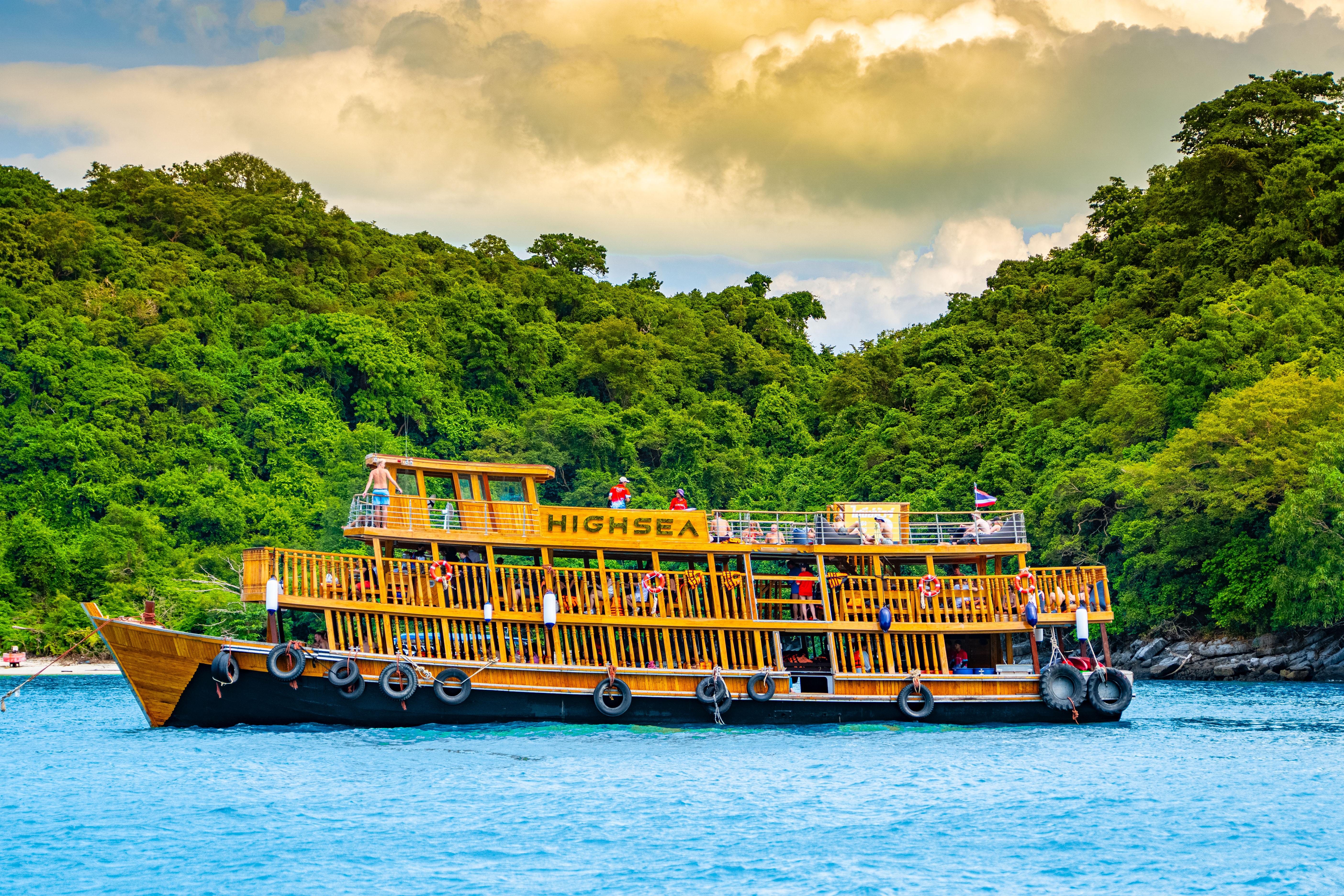 Mu Ko Ang Thong National Park Cruise & Optional Kayaking