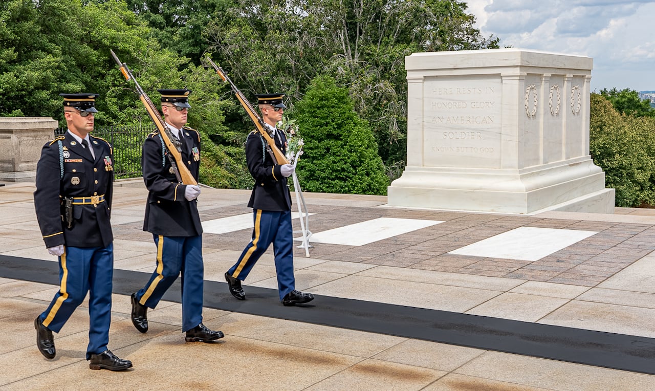 Arlington Cemetery Walking Tour with Changing of the Guard