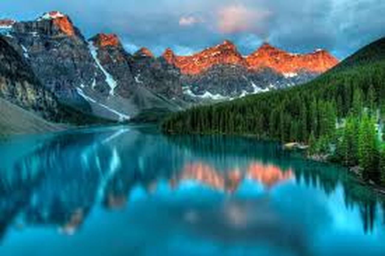 Banff: Lake Louise & Moraine Lake Half-Day Canoe & Sightsee