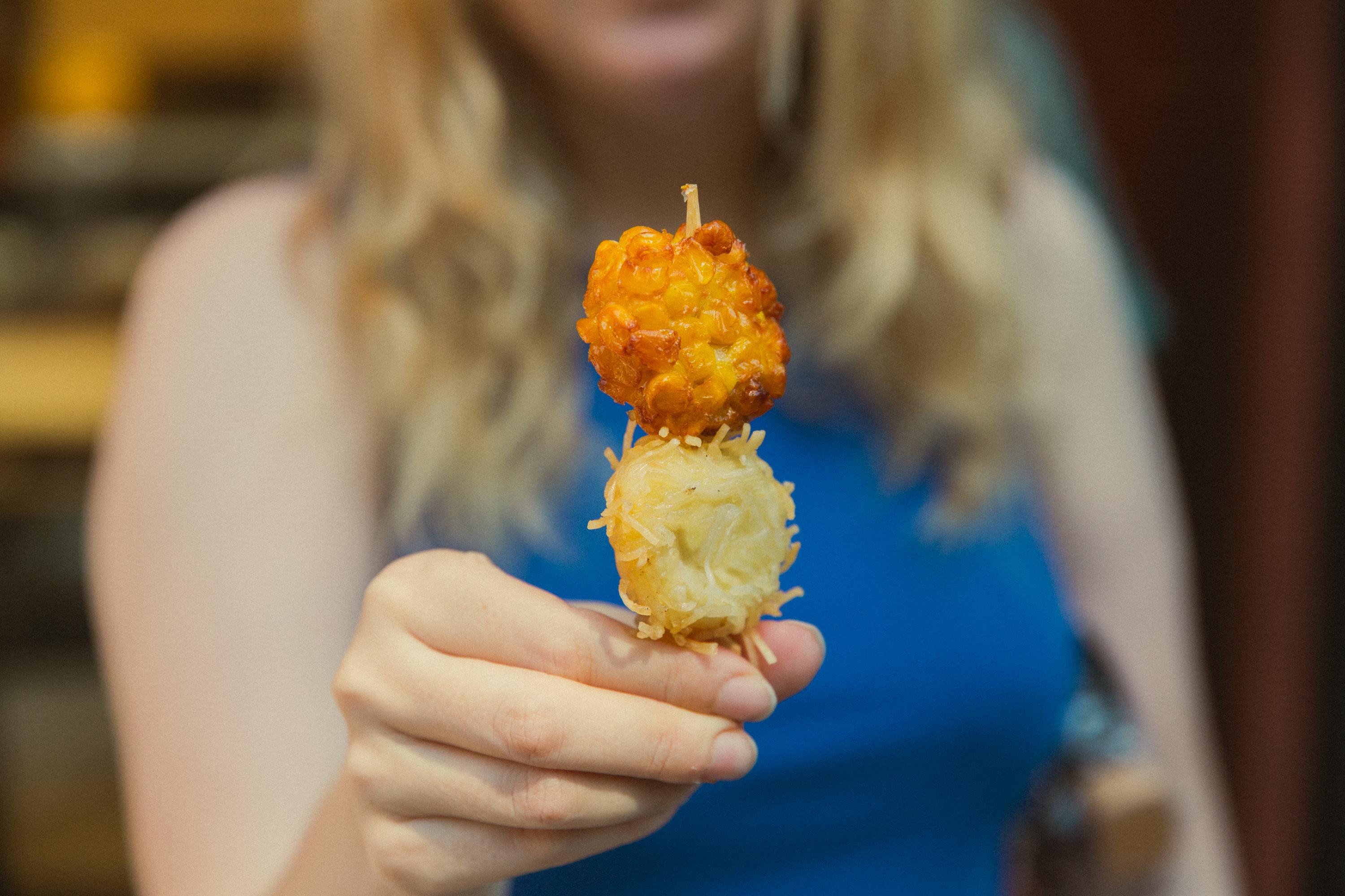 Tsukiji fish market tour — outer market stalls, street food and Tsukiji Hongwanji — image 14