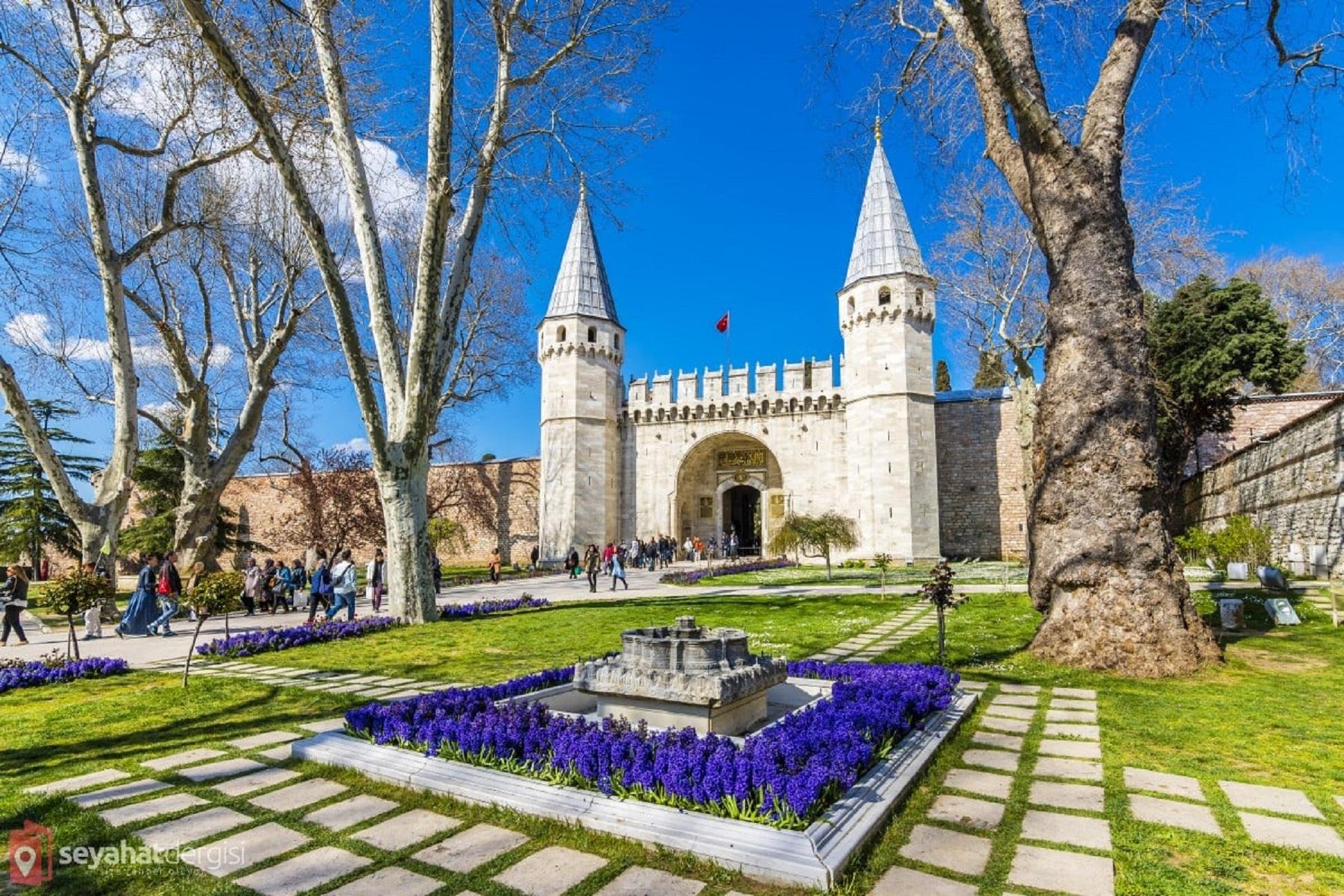 Topkapi Palace Skip-the-Line Small Group Tour