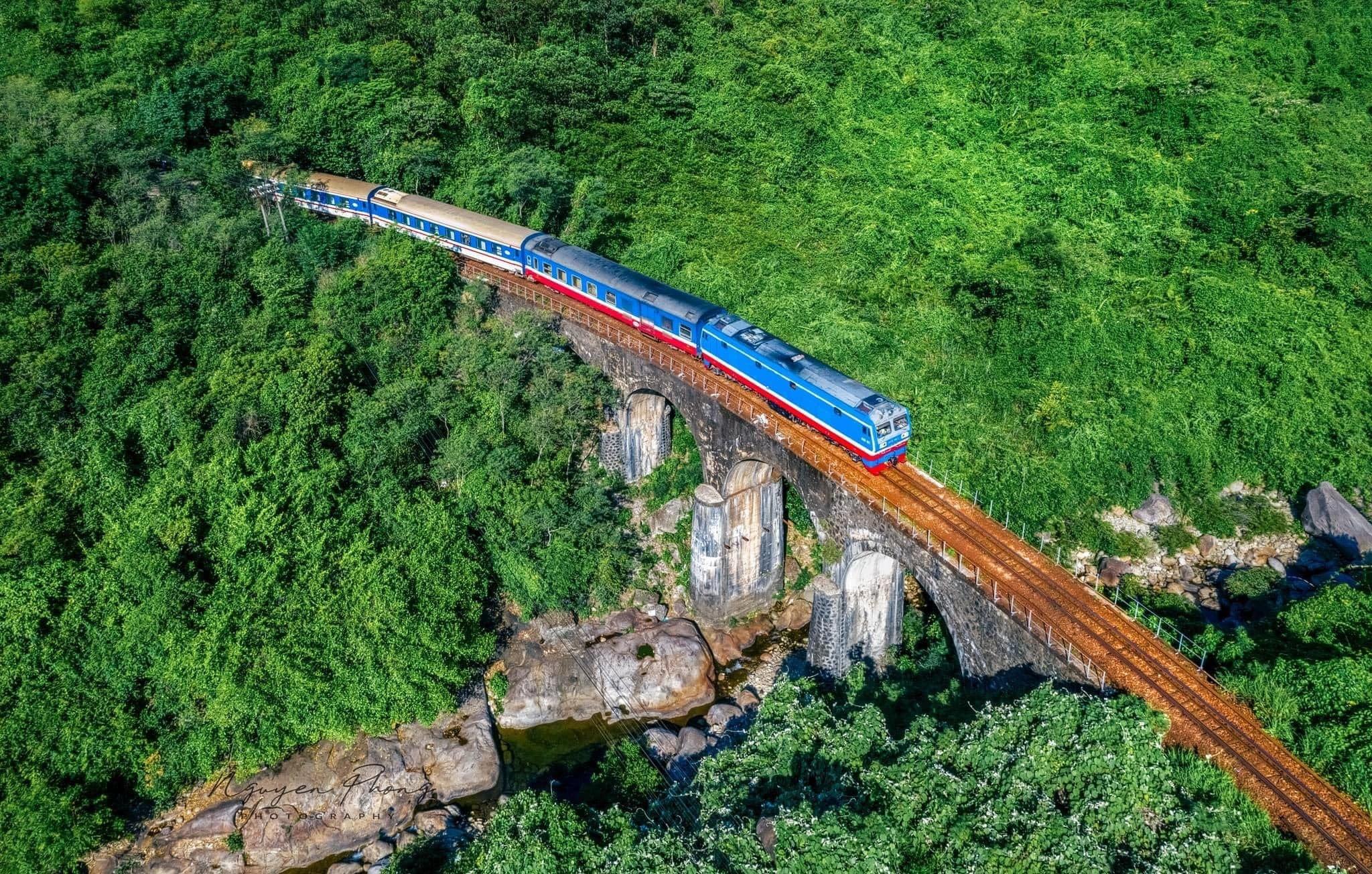 Hue Imperial City & Hai Van Pass Scenic Train Adventure