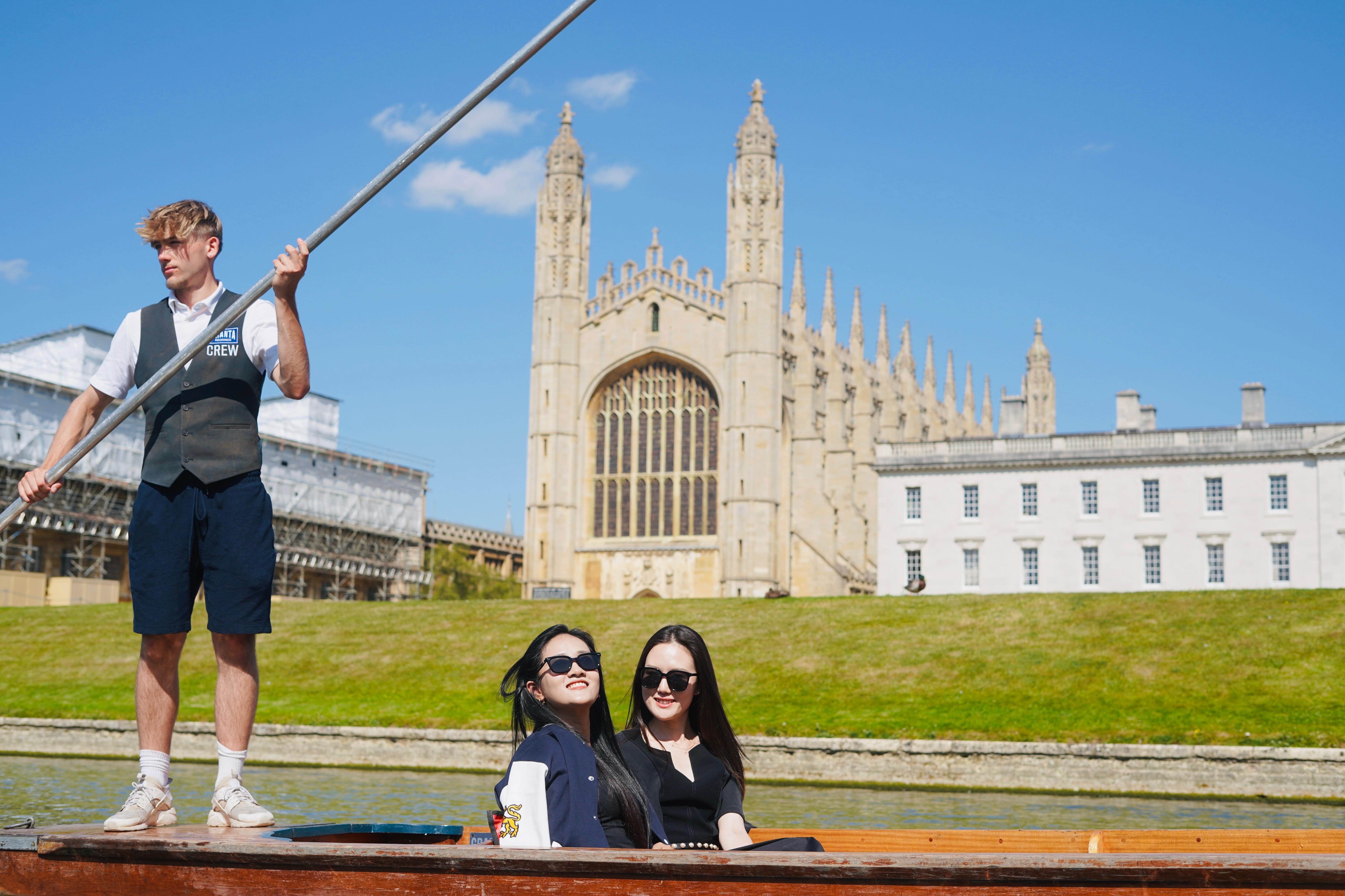 Cambridge Punting Tour with Student Guides