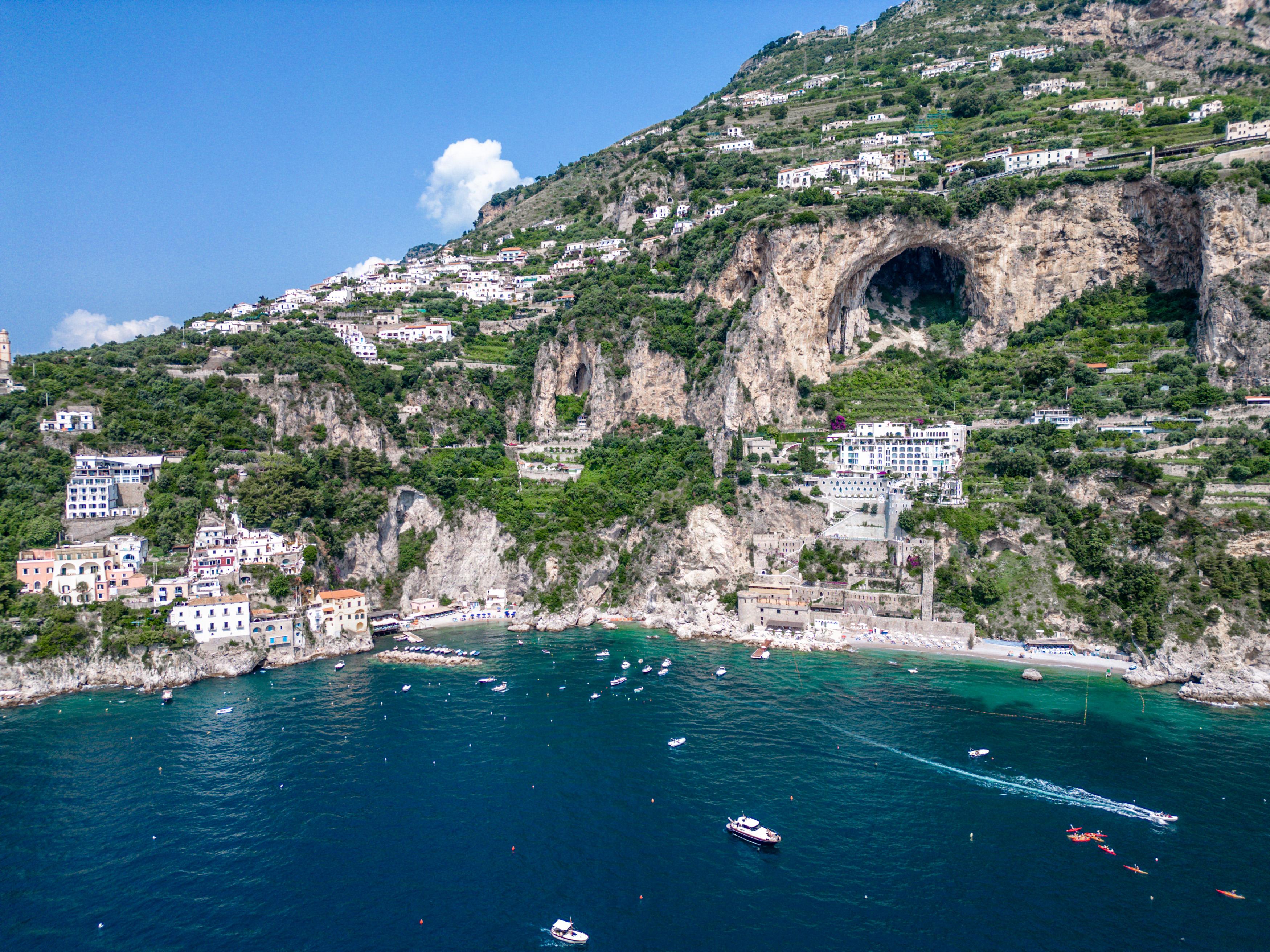 Amalfi Coast Boat Tour: Positano, Amalfi & Li Galli Islands