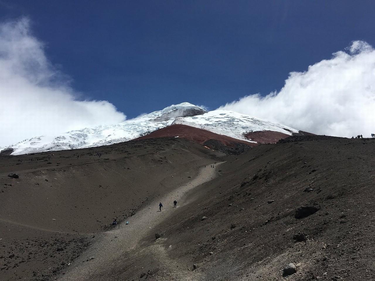 Cotopaxi Volcano & Limpiopungo Lagoon Day Trip from Quito