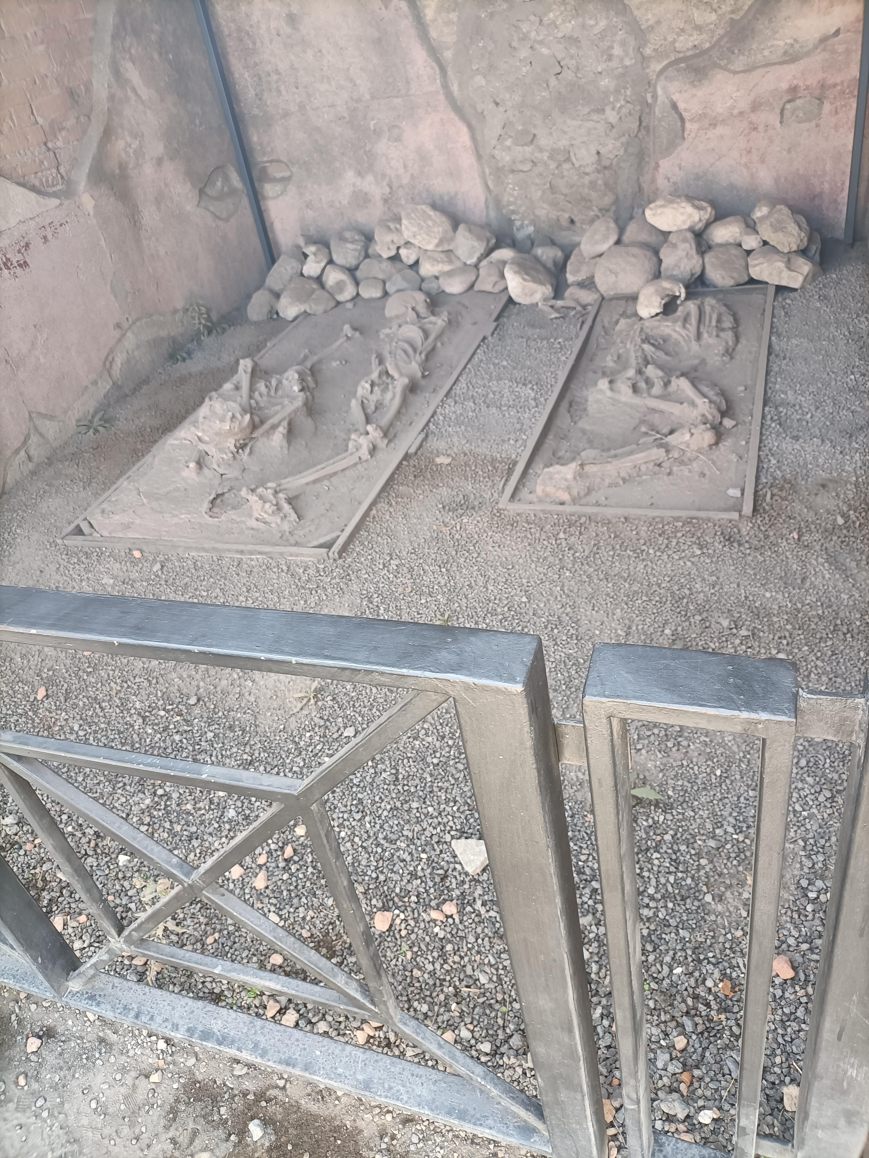 Naples to Sorrento Private Transfer with Pompeii Guided Tour