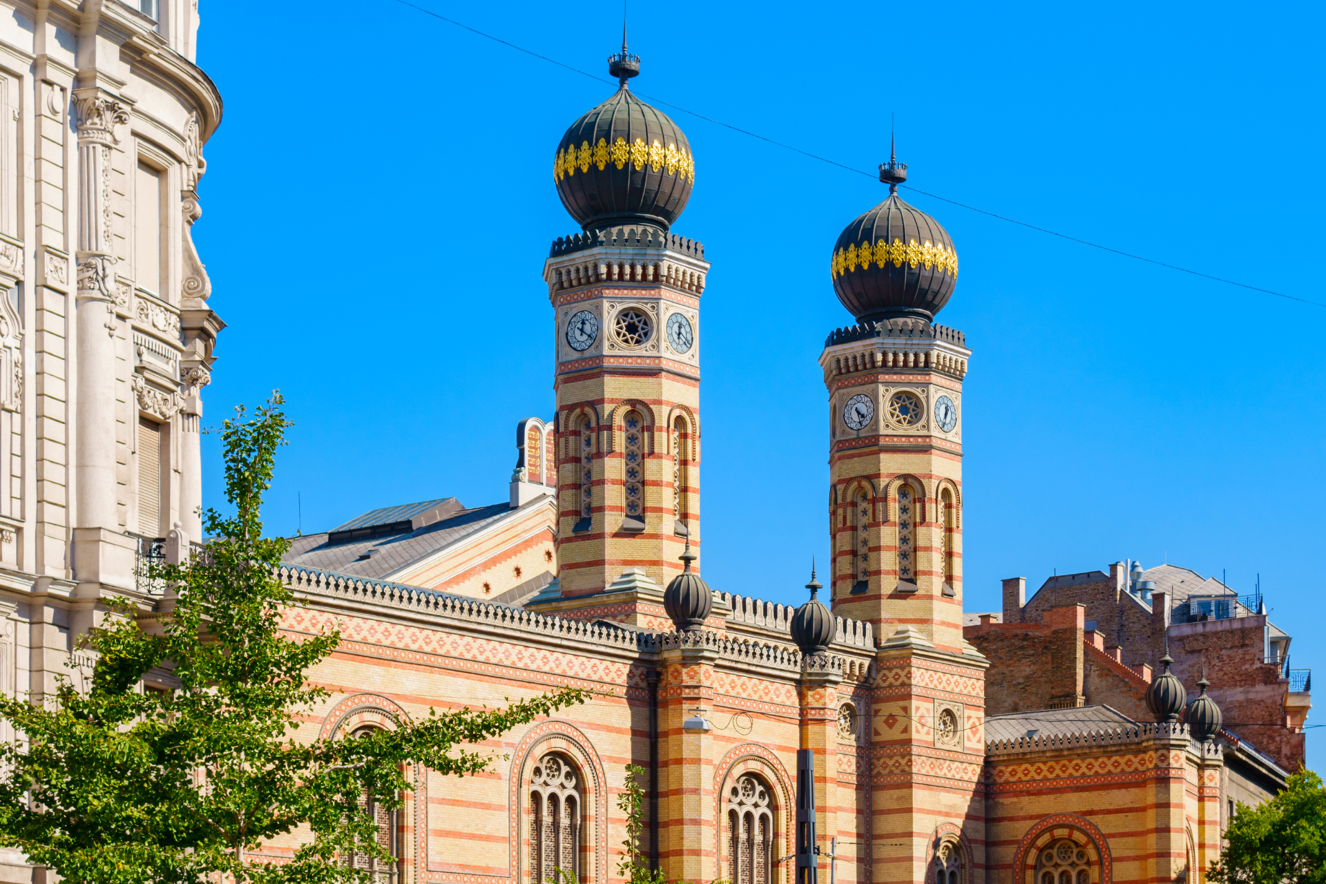 Dohány Street Synagogue: Skip-the-Line Entry with Guided Tour