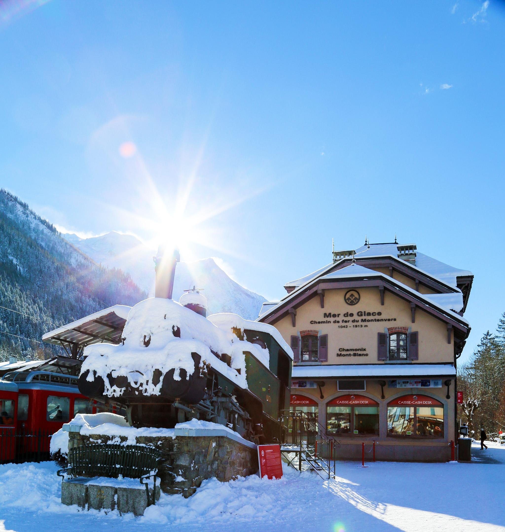 Geneva to Chamonix: Aiguille du Midi & Mer de Glace Day Tour
