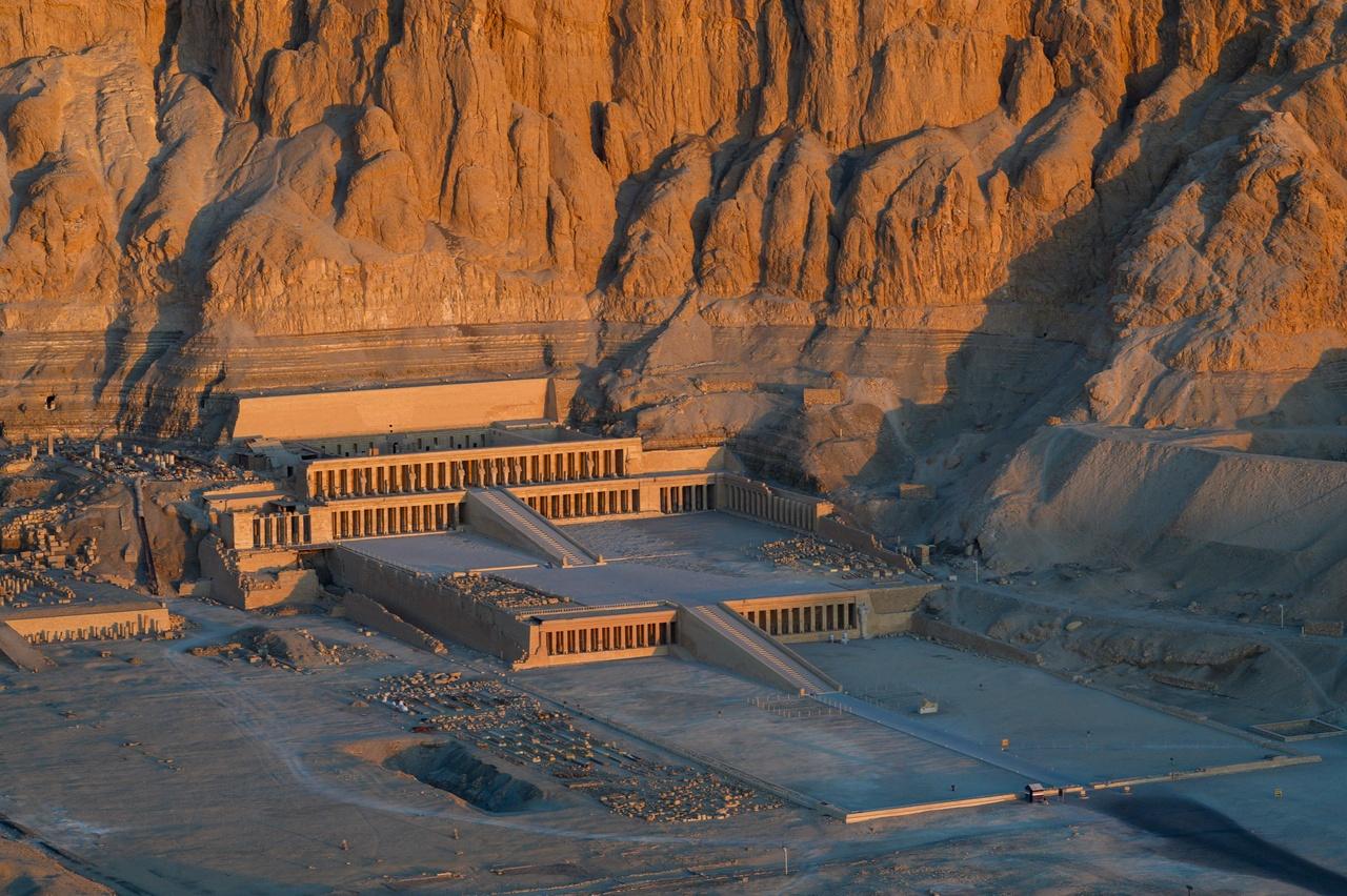 Hurghada to Luxor: Valley of the Kings & Tutankhamun's Tomb Day Tour