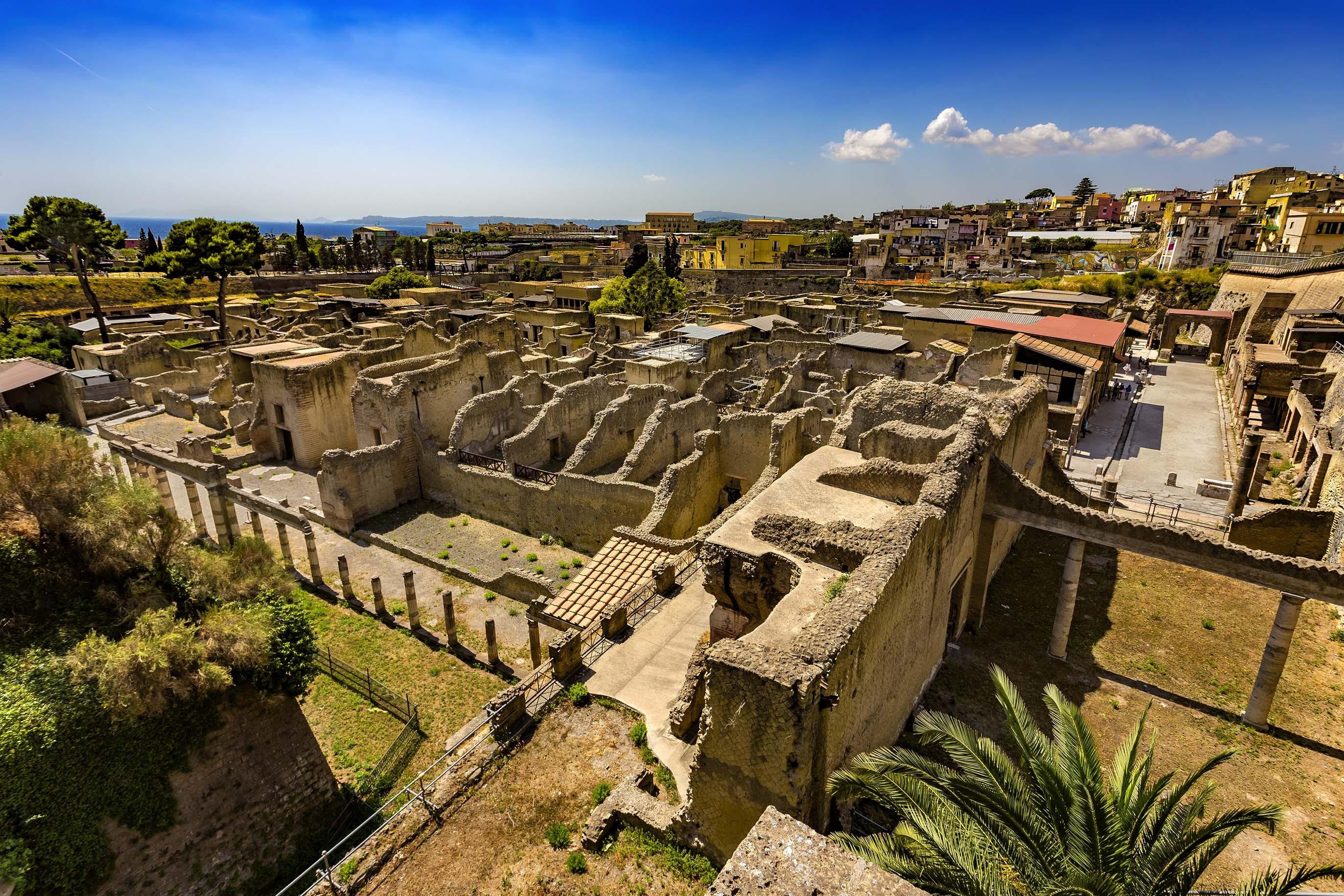 Pompeii, Herculaneum & Mount Vesuvius Full-Day Tour from Naples